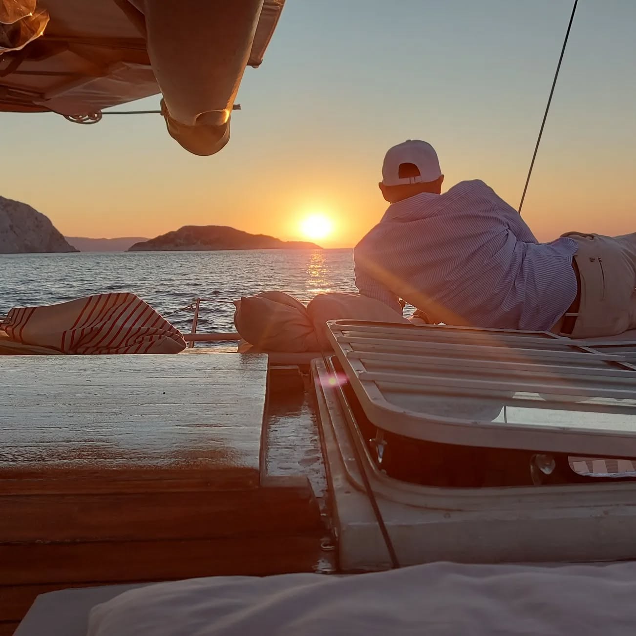Sunset cruise on board ENA #daytrip #sunsetcruise #Skopelos #appetizersfordinner #appetizer #gastronomy