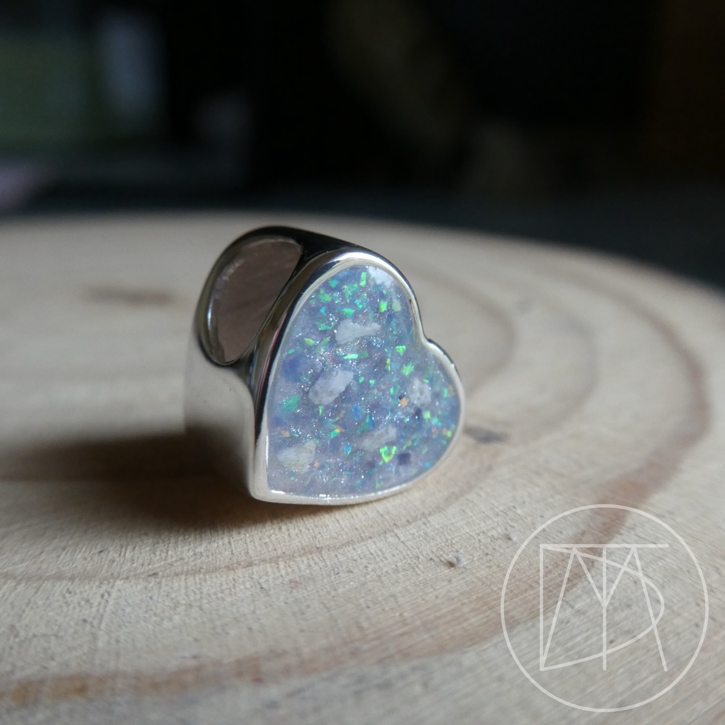 A precious heart charm, filled with dawn sky blue opal 🩵
#thisdadmadethat #ashesjewellery #ashescharm #asheskeepsake