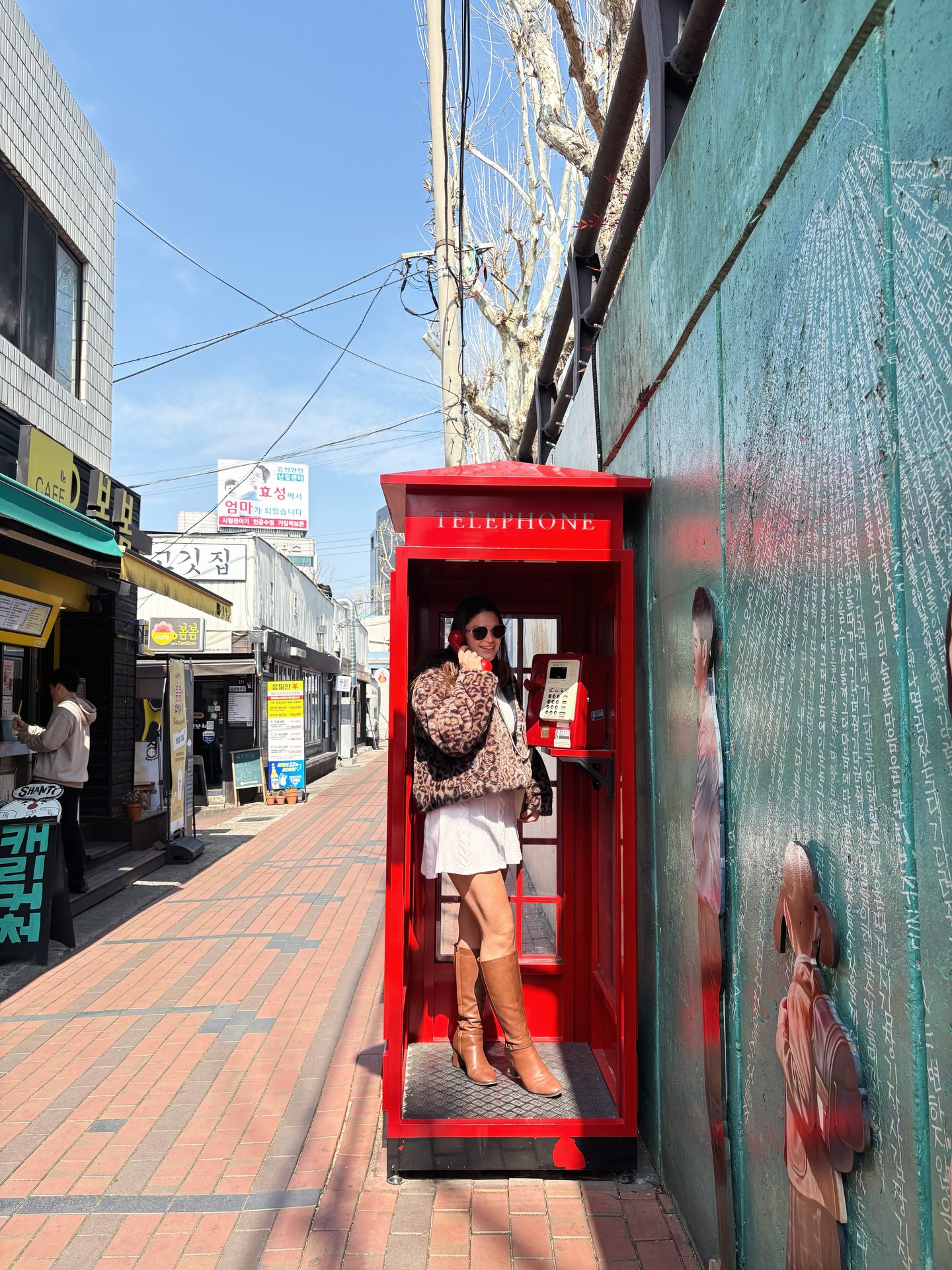 Who would I possibly calling? ☎️
#lifestyle #travel #sarcasm #fyp