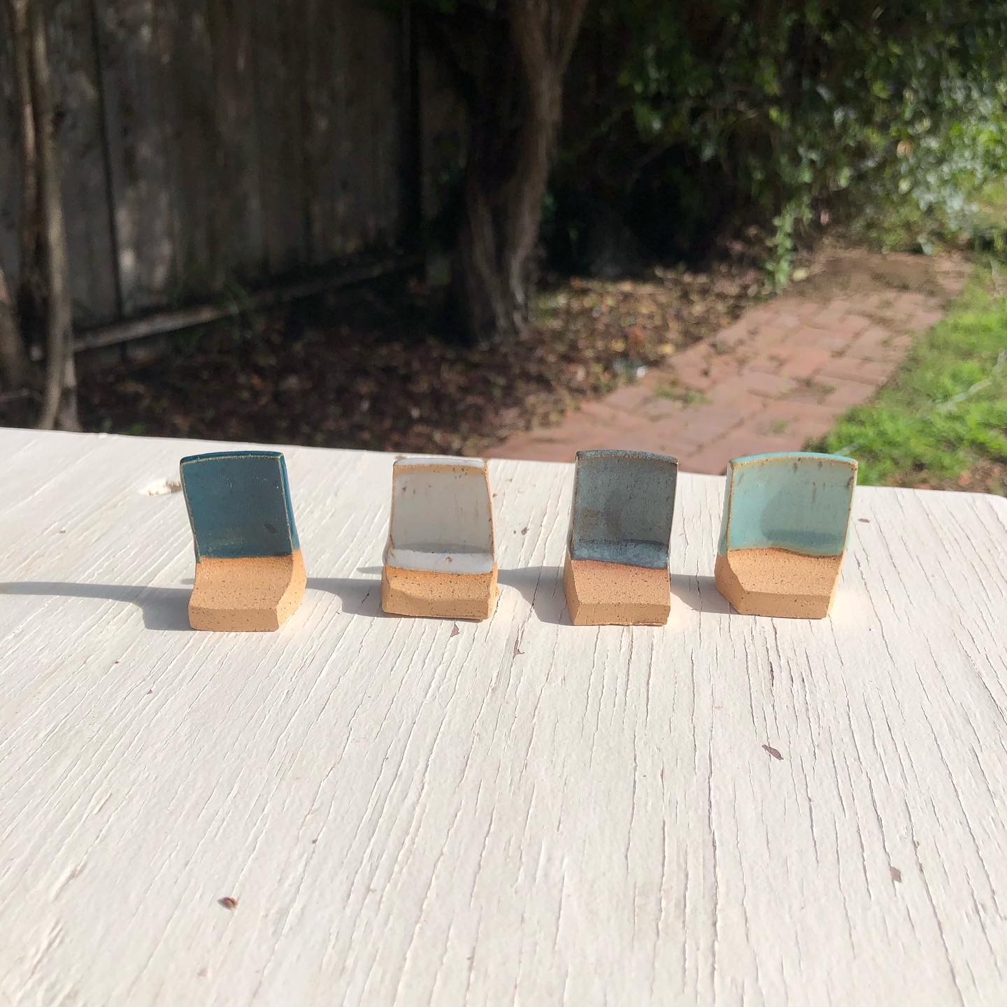 New glazes!!! And some recent student pieces ☺️ Everything came out so pretty! Can’t wait for you guys to try out these glazes✨🌀🌈
#ceramicglaze #glazefire #pottery #potterylife #ceramicstudio #sheshedcreations #ceramist #wheelthrown