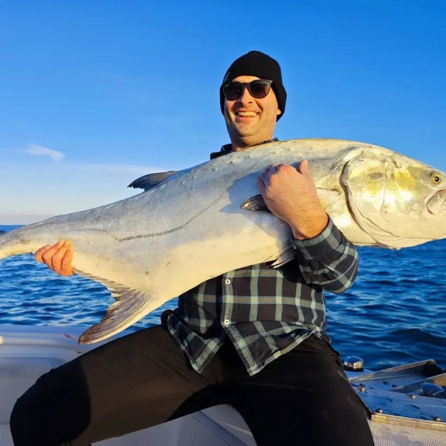 🌊 Angelurlaub – 5 Tage Angeltour auf dem Meer an der Costa Dorada 🎣
Reisezeitraum: Auf Anfrage
Dauer: 7 Tage / 6 Nächte (5 Tage Angeltour auf dem Boot)
Verbringt 5 actiongeladene Tage auf dem offenen Meer! Bei unserer exklusiven Angeltour an der Costa Dorada erwarten euch aufregende Angeltage mit Thunfisch- und Gabelmakrelenangeln. Mit professionellen Guides geht es auf das Boot, um die besten Fanggebiete der Region zu erkunden und die größten Fische zu fangen. 🚤🌊
Leistungen:
✅ Unterkunft: 6 Nächte in einer gemütlichen Ferienwohnung oder Ferienhaus – der perfekte Ort zum Entspannen nach einem erfolgreichen Angeltag.
✅ 5 Tage Angeltour auf dem Meer: Mit erfahrenen Guides geht es auf das Boot, um auf Thunfische, Bernsteinmakrelen und Gabelmakrelen zu angeln.
✅ Professionelle Angelausrüstung: Alles, was ihr braucht, für den perfekten Fang.
✅ Snacks & Getränke: Frische Snacks und kühle Getränke sorgen dafür, dass ihr immer fit bleibt!
✅ Angelschein & Versicherung: Alle erforderlichen Genehmigungen und eine umfassende Versicherung sind inklusive.
Preise:
💰 Pro Person im Doppelzimmer: ab €1.335,-
Optionale Zusatzleistungen:
🔹 Verlängerung des Aufenthalts
🔹 Buchen von Flügen, Mietwagen, etc.
🔹 Private Bootsfahrt, Kultur- oder Weintouren
🔹 Individuelle Gruppenbuchung für den perfekten Männerurlaub
Warum dieser Angelurlaub?
Erlebt den Nervenkitzel des Angeln auf dem offenen Meer, den Erfolg beim Fang und genießt nach einem spannenden Tag kühle Drinks und atemberaubende Sonnenuntergänge. Ein unvergessliches Erlebnis für alle, die Natur, Abenteuer und Geselligkeit lieben! 🌅🍻
Buchung & Kontakt:
Meldet euch noch heute und sichert euch euren Platz für dieses einmalige Angelerlebnis! Kontaktiert uns für mehr Infos oder um eure Reise zu buchen.
🔗 UNVERBINDLICHES ANGEBOT ANFORDERN
#angelurlaub #costadoradaa #thunfischangeln #gabelmakrele #männerurlaub #abenteuer #angeln #meeresangeln #exklusiv #bigfish #biggamefishing #tunafishing #Serviola #palameton #tarragona #salou #cambrils #miamiplatja #spaintravel #mittelmeer #adventure #experience #fishing #fishinglife #fishingtrip #fishingguide #fishingspain #angelnspanien #erlebnis #angelnistleidenschaft