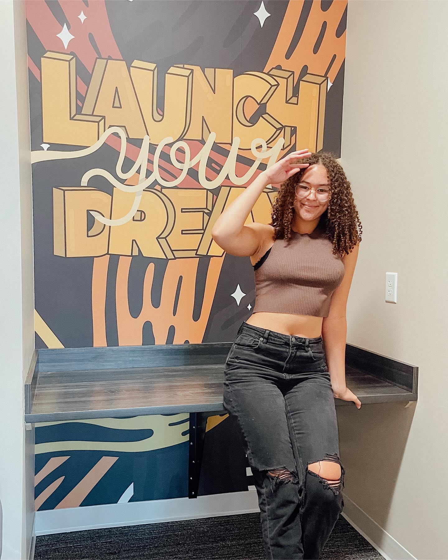 @mariahcreative.co x @wichitastateu
I am extremely honored to have been chosen to create a mural to go into one of Woolsey Halls study rooms!
My goal was to create a fun space for students to study in and a space where they can keep their goals in mind, hence “Launch your Dream”.
I am very excited that I got to cross off a bucket list goal of creating a mural for a space! And would love to do another in the future! I got to create this along two friends and extremely talented designers @missyjdesignco & @sierradanielledesign and when you get a chance you should go check theirs out!
#digitalcreator #kansasgraphicdesigner #digitaldesigner #brandingstudio #kansasbrandingdesign #digitalcreative #kansascreative #womenindesign #muraldesign #wichitastateuniversity