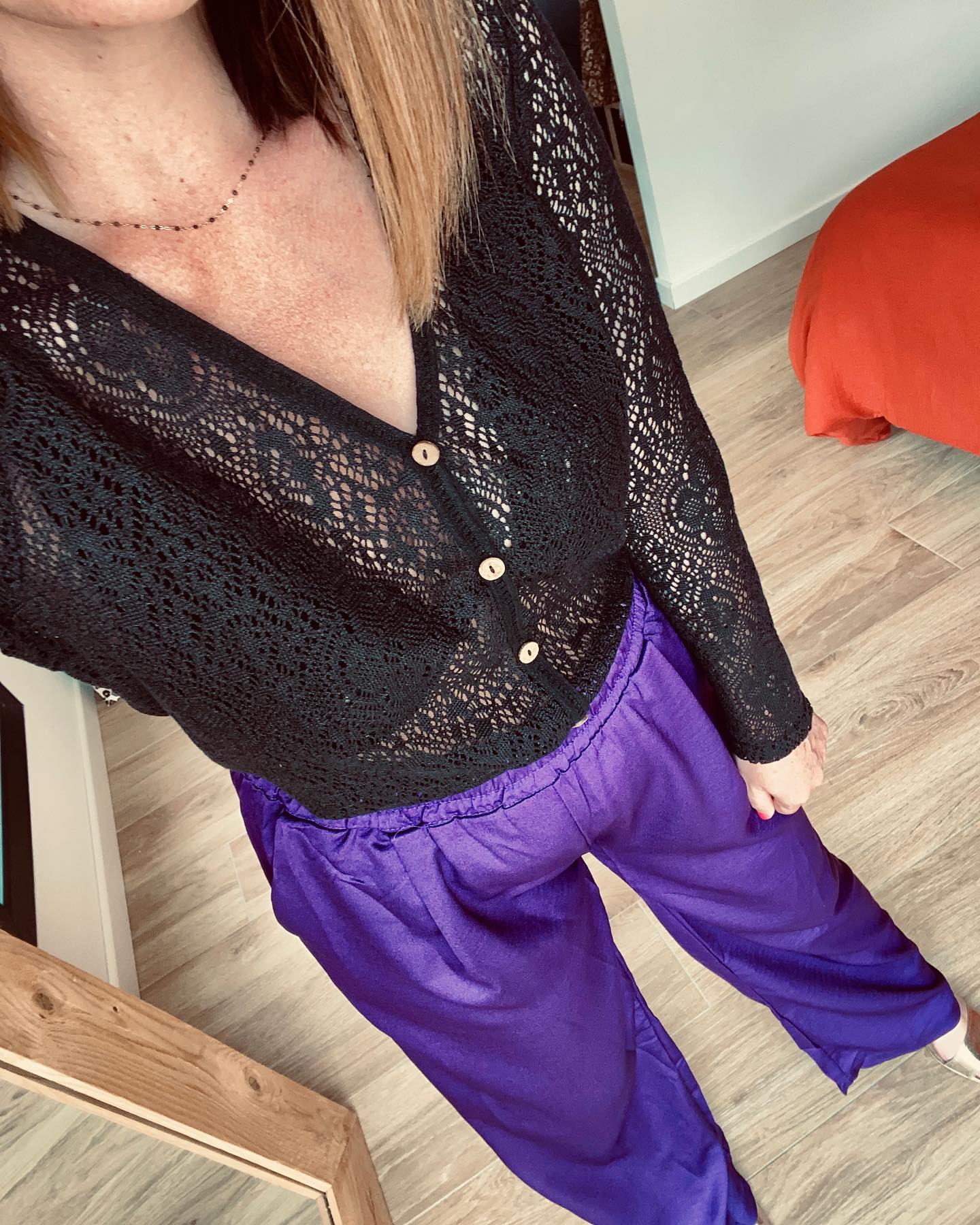 Look de printemps ❤️
Un look colorée
✖️pantalon Cynthia violet
✖️top en crochet noir
Un tenue simple et efficace
Adopte toi aussi mon look sur
www.madamevboutique.com
Xoxo 💋
#nouvellecollection #oodtdujour #madamev #collectionmode #ideelookfemme #madamevboutique #boutiqueenlignefemme #eshopmodefemme #eshopmode #modefrancaisefemme #tendancemodefemme #shoppingenligne #boutiquebeziers #shoppingmontpellier #toulousemode #marseilleshopping #mode #lookfemme #lookdujour #looktendancefemme #fashion #look #tenuedujour #tenuetendance #girlsgang