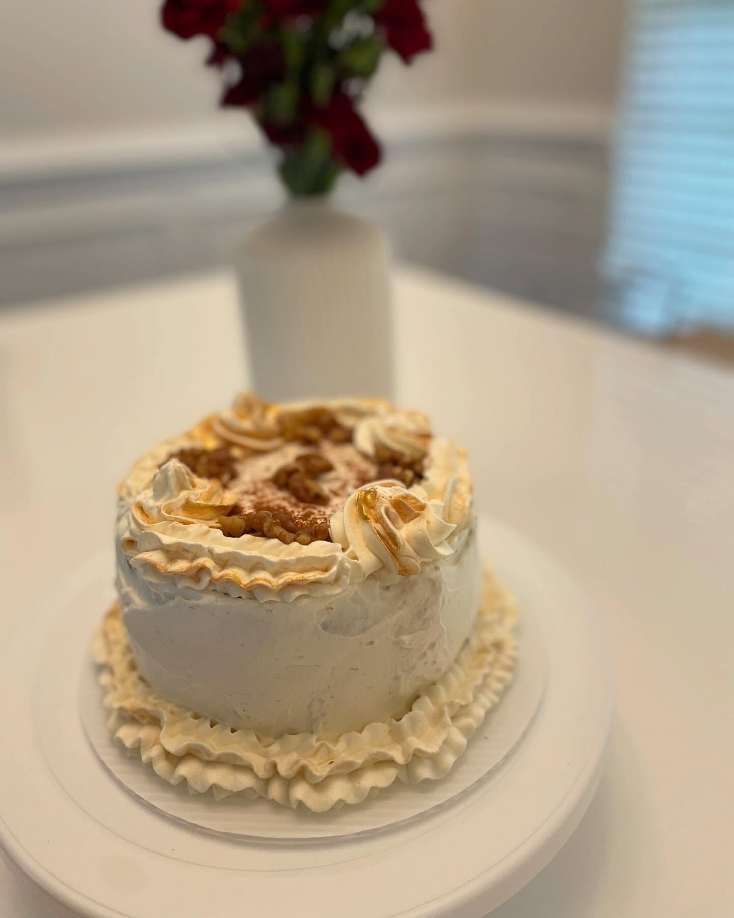 Is it Fall already? ‘Cus it smells like it :) Vegan Carrot Cake 🥕 #vegan #veganfood #fall