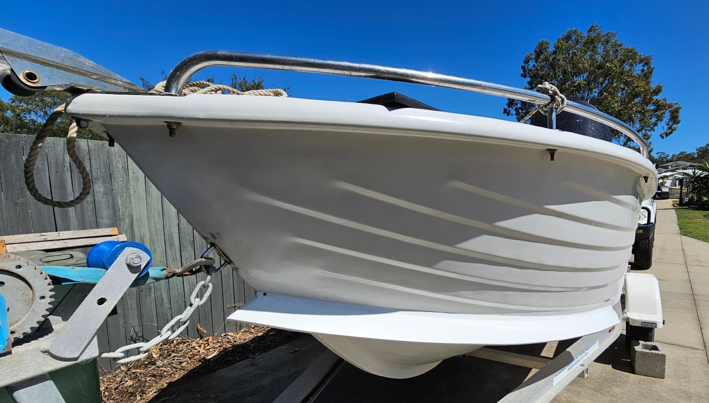 Another happy (and dry)🌊 Polycraft skipper with new spray chines fitted.
A game-changing mod to your vessel to keep the ocean spray where it belongs!
Message Dean for availability to have them welded on in your driveway!
.
.
.
.
#polycraft #boating #boatmods #engineering #plasticwelding #polywelding #welder #weld #gladstoneregion