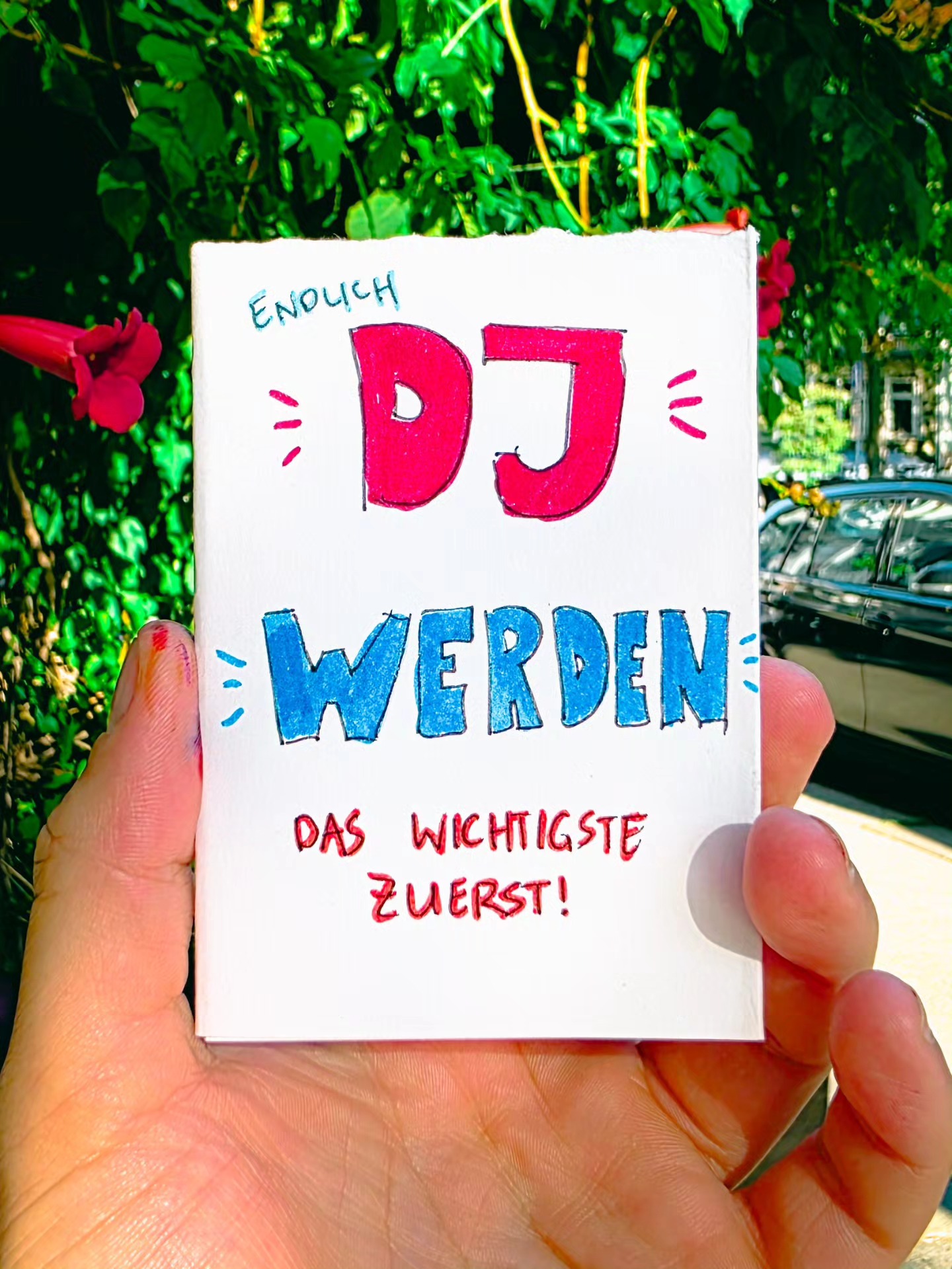 Wie würdest du dich nennen?
Mit welchem Namen würdest du mich buchen?
Wann?
#Zines #Zinemaking @zineundzweck