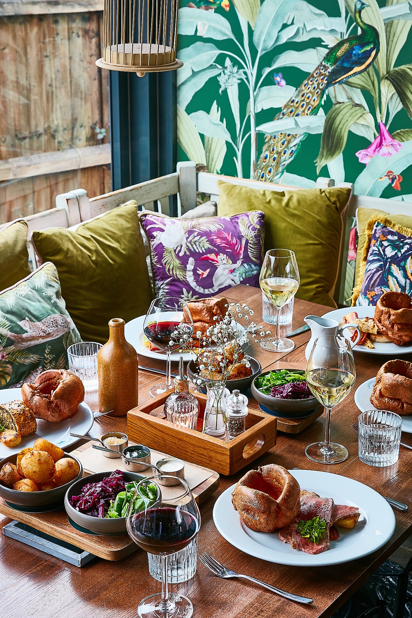 Slow Sunday plans, join us tomorrow for a traditional roast in our Menagerie! It's the perfect refuel after a long walk or to set you up before an afternoon of enjoying the sunshine.
🍽️✨ Last few spaces left, so please reserve your table with the link in our bio.