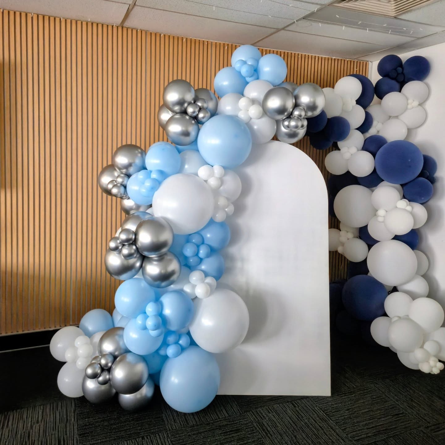 Birthday balloons 🎈 💕
2 metre balloon garland
Arch was customer's own