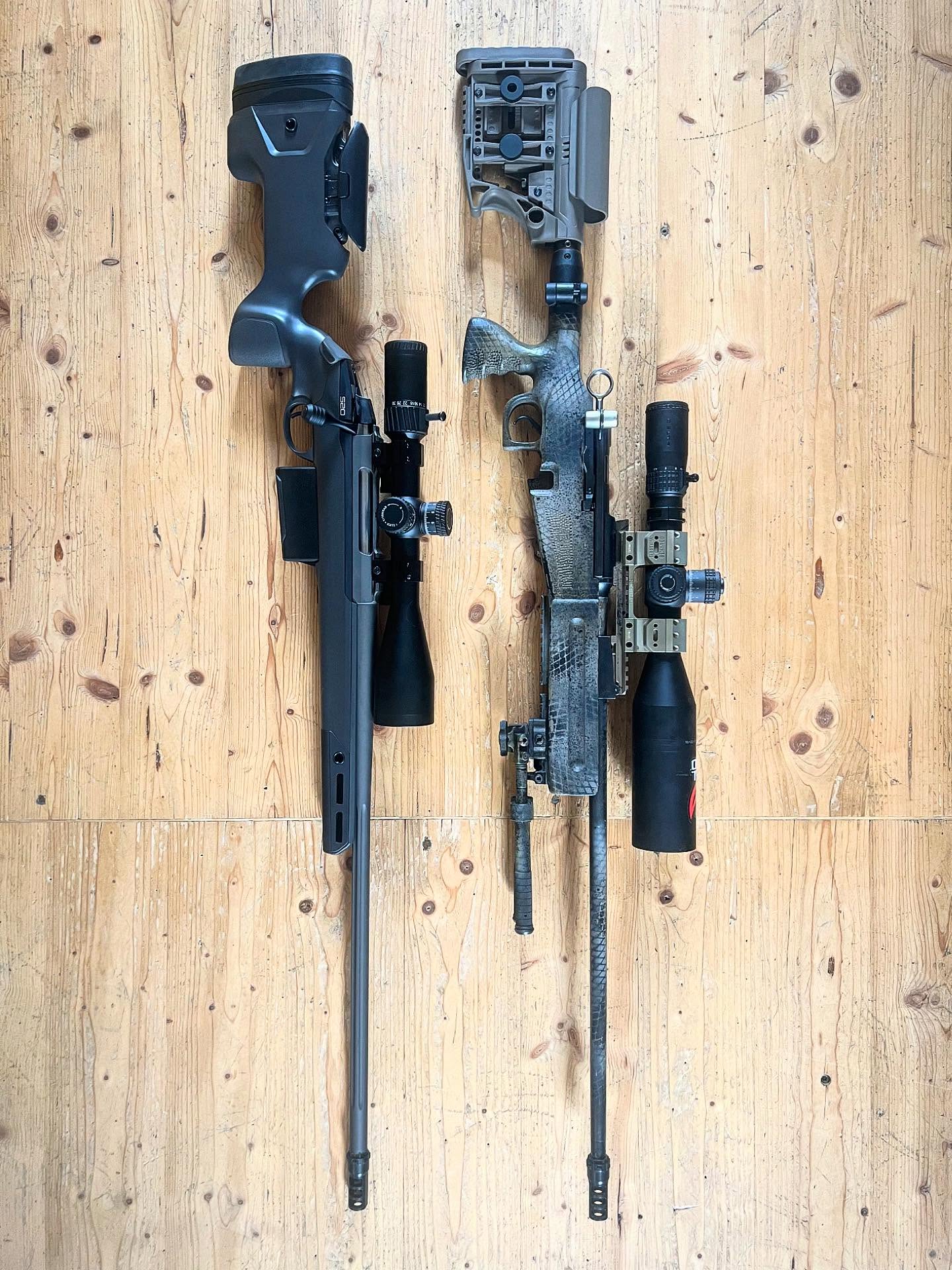 Old Builds. Ja, der 31er ist gespannt. sah einfach besser aus 😇 wer einen hat, weiss auch wie schnell er wieder entspannt und gesichert ist. Der 31er hat in der zwischenzeit eine bessere rückversetzende Montage, um sauberer fassen zu können - Delta Optics Stryker HD auf dem 31er und Presidio von Sightmark auf dem S20 vorne hier bei beiden natürlich die Acheron Hexalug Mündungsbremse. #armeriagrigioni #customrifles