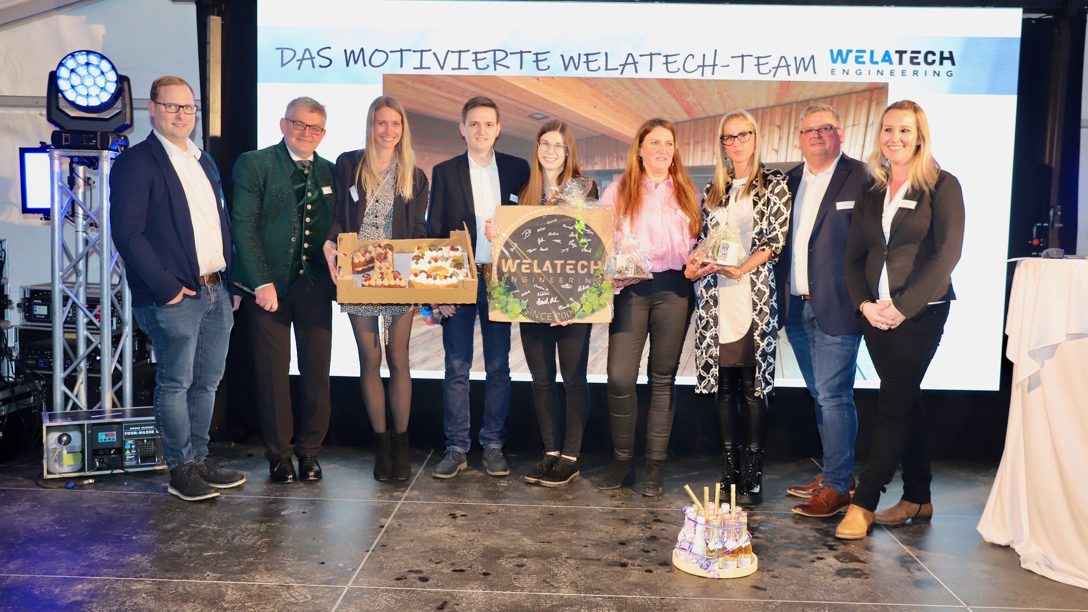 Unserem Bürohaus wurde eine 👑 aufgesetzt!
Die offizielle Eröffnung wurde am 29.11.2024 gemeinsam mit dem 15 Jahr-Jubiläum mit unseren Mitarbeitern, Kunden, Geschäftspartnern und Freunden gefeiert 🎉
Ein paar #Impressionen von unserer Feier und unseren neuen Büroräumen 😍