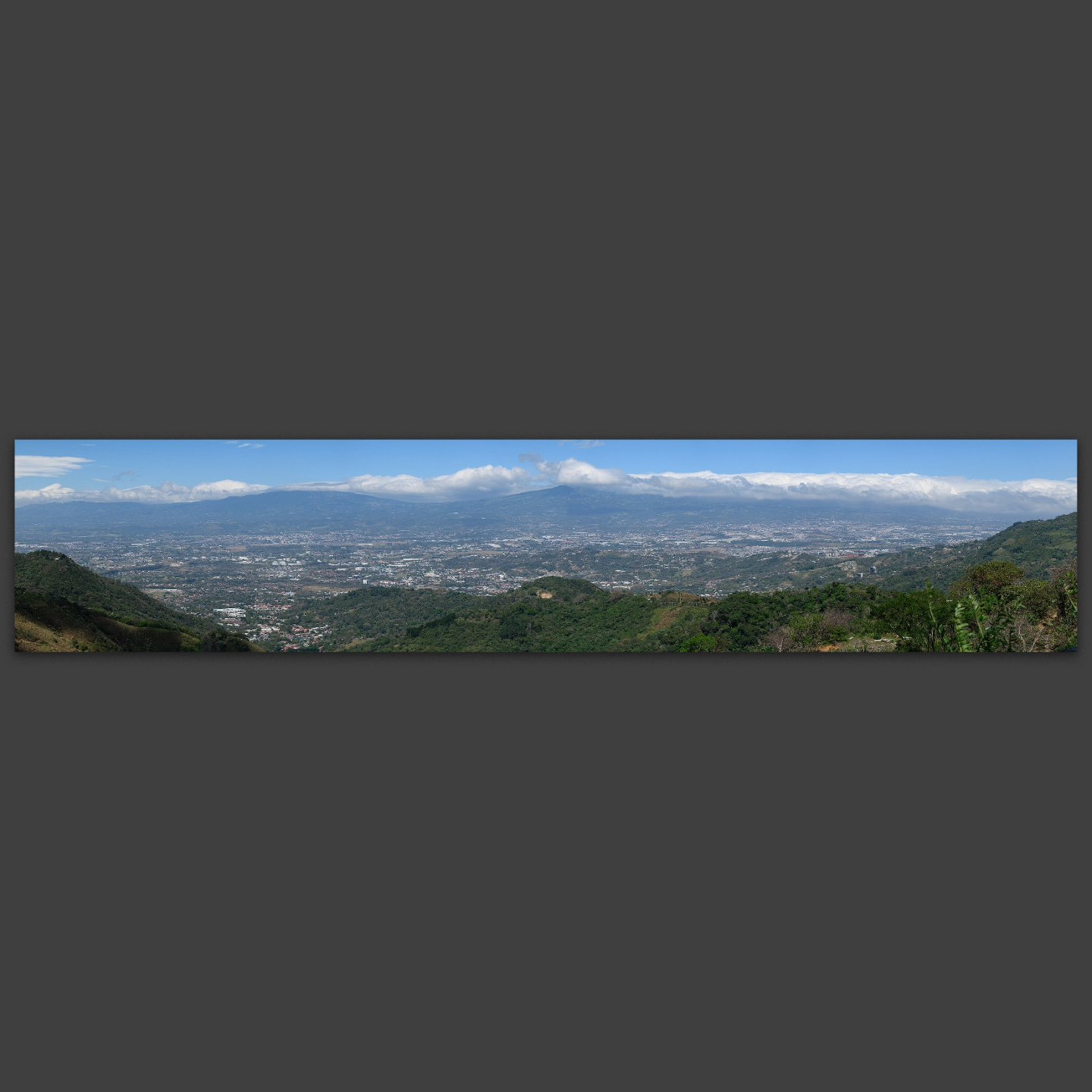 La vista panorámica desde @eolicos_camping . La imagen original es de 28.400 x 5.700 px.
#landscapephotography #landscapepanorama #panoramic #panoramicview #panoramica #nikon #nikonshooter #camping #ovelanding #costaricaoffroad #costarica #outdoor