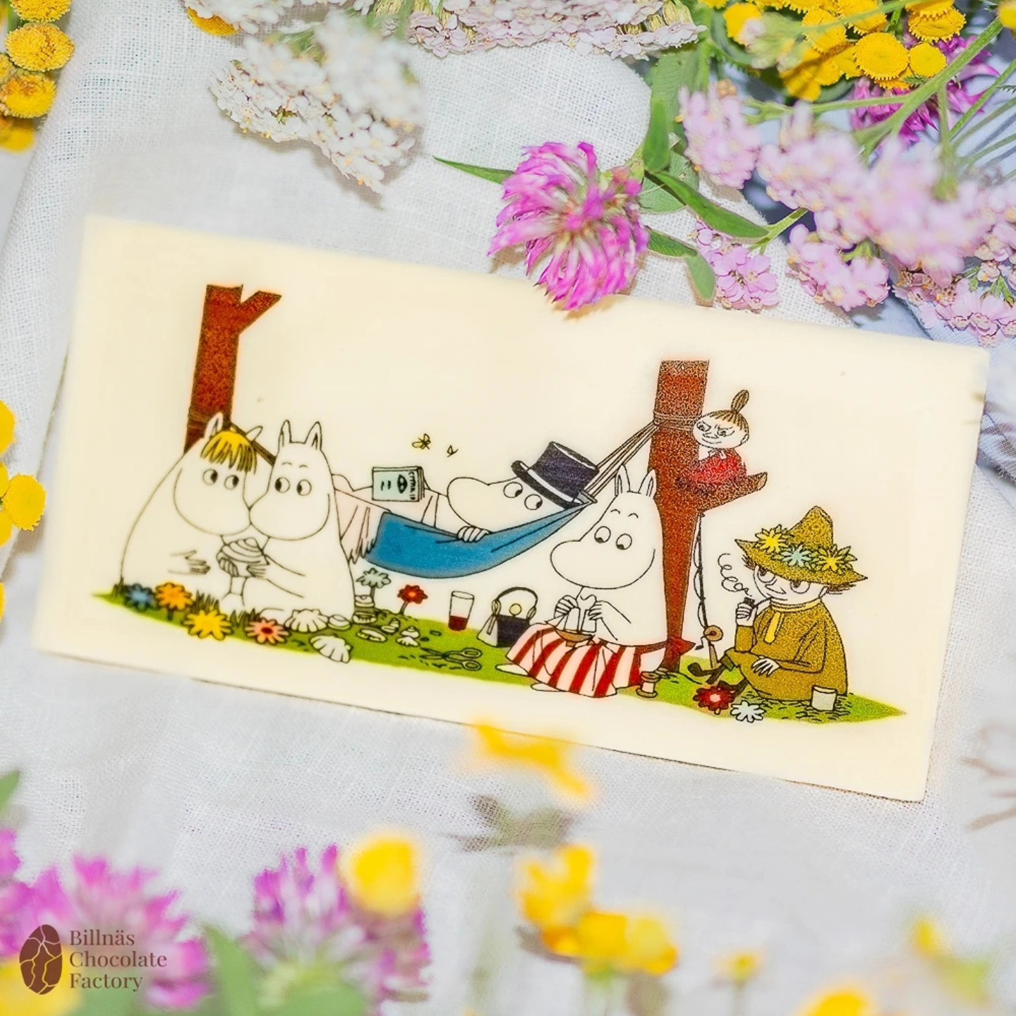 Happy 80th birthday! Billnäs Chocolate Factory is now producing these beautiful Moomin chocolate plates and chocolate lollipops. Available at our factory shop, in our Fiskars store, and from our website. #billnäschocolate #billnassuklaa #billnäsruukki #fiskarsvillage #moomin #moomins #visitraasepori
