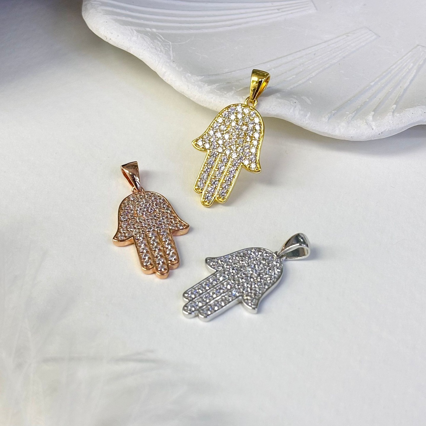 Sparkling ♡ 925 silver Hamsa pendant ✨Shine bright with every look 💫
📱 WhatsApp : +66 63-416-6537
#wholesale #silver925 #jewelrylovers #olybjewelry