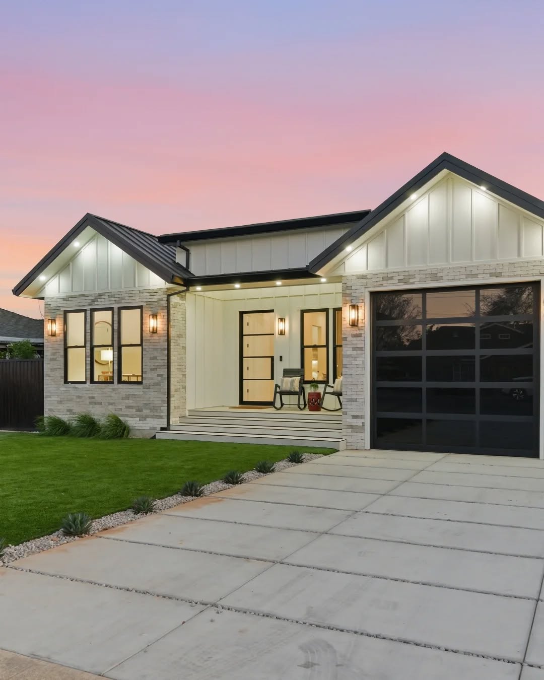 Brand new construction in San Jose! ✨️ Captured for @teamdavidandsunny 📸
🏡 15400 Herring Ave | Listed at $2,888,000
📷 @evokemedia.re
#bayareahomes #sanjosehomes #sanmateohomes #siliconvalleyrealestate #bayarearealestatephotographer