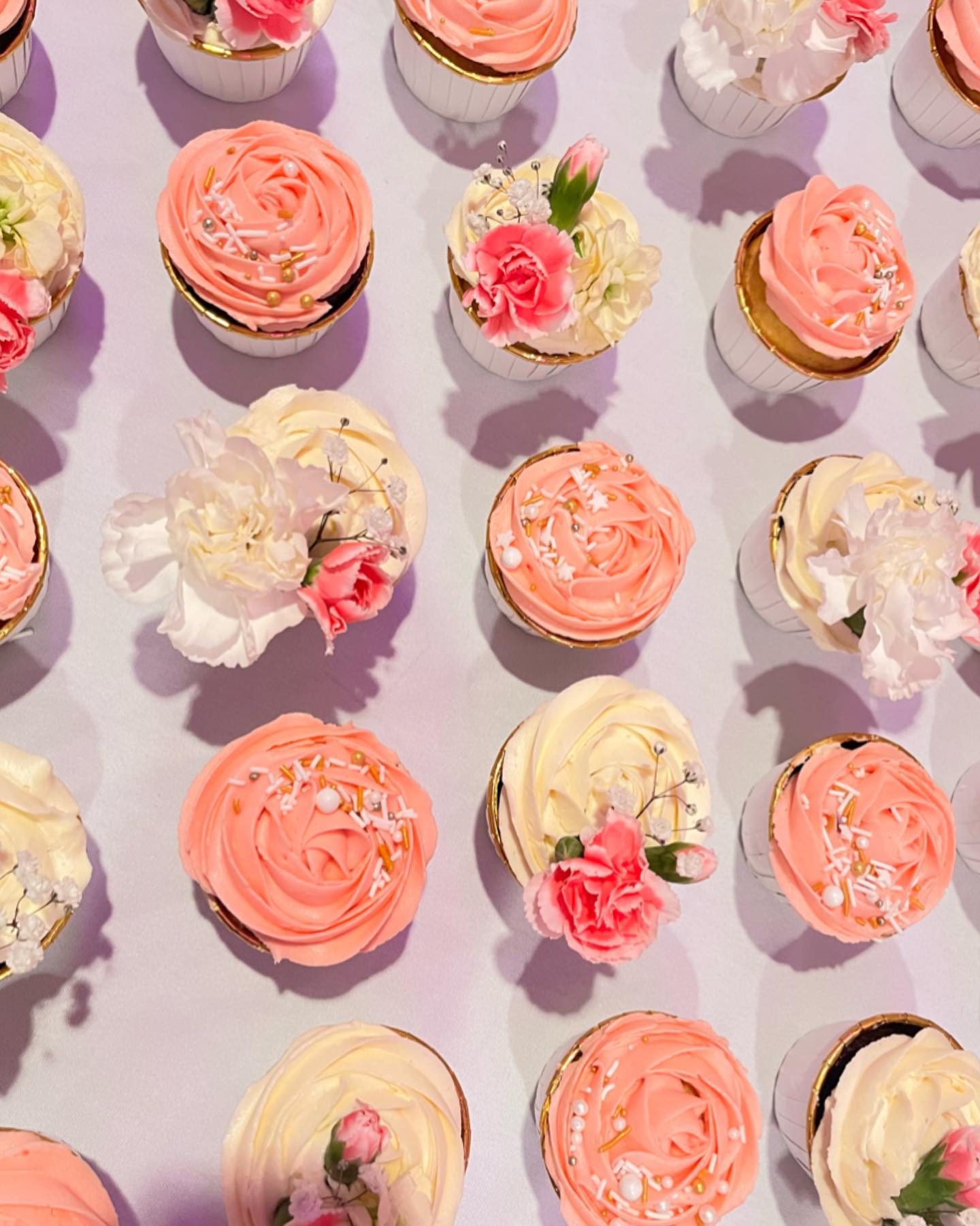Custom pink cupcakes to celebrate a beautiful engagement 🌸