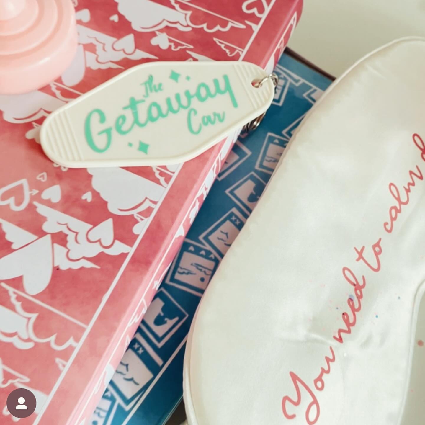 We absolutely love how @dreamteampartyco have styled our Taylor Swift penguin classics books - the perfect touch to any swiftie occasion 🩷🩵 #taylorswift #penguinclassics #books