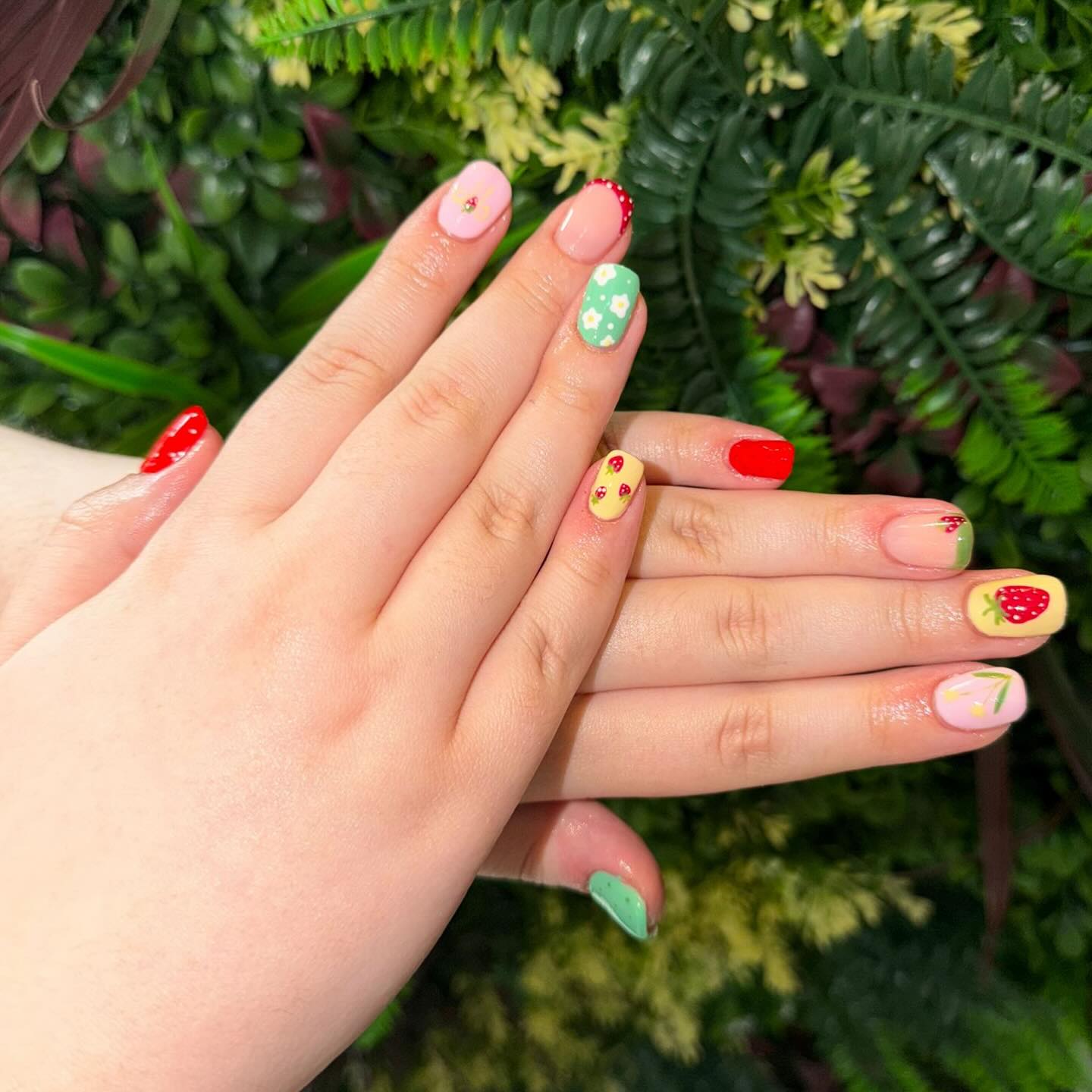 Spring is in full bloom 🌸🍓✨
These fresh, playful nails by Senior Beautician Jemma are bringing all the sunshine vibes — from juicy red and soft pink tones to dreamy pastel greens and yellows 💚💛
Featuring the cutest hand-painted strawberries, delicate daisies, and fun accent details, each nail is its own little piece of spring 🌼🍓
Perfect for brighter days, fresh starts, and a pop of colour wherever you go 💅