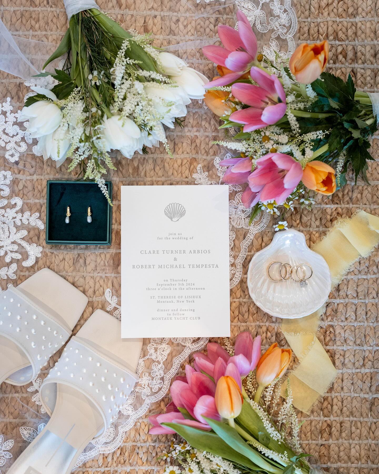 clare & bobby at montauk yacht club 🌾
@janellebrookephotography
@montaukyachtclub
@strawberryfieldsmontauk
@eastendentertainmentny
@glamgoneviral
@leannacartierhair