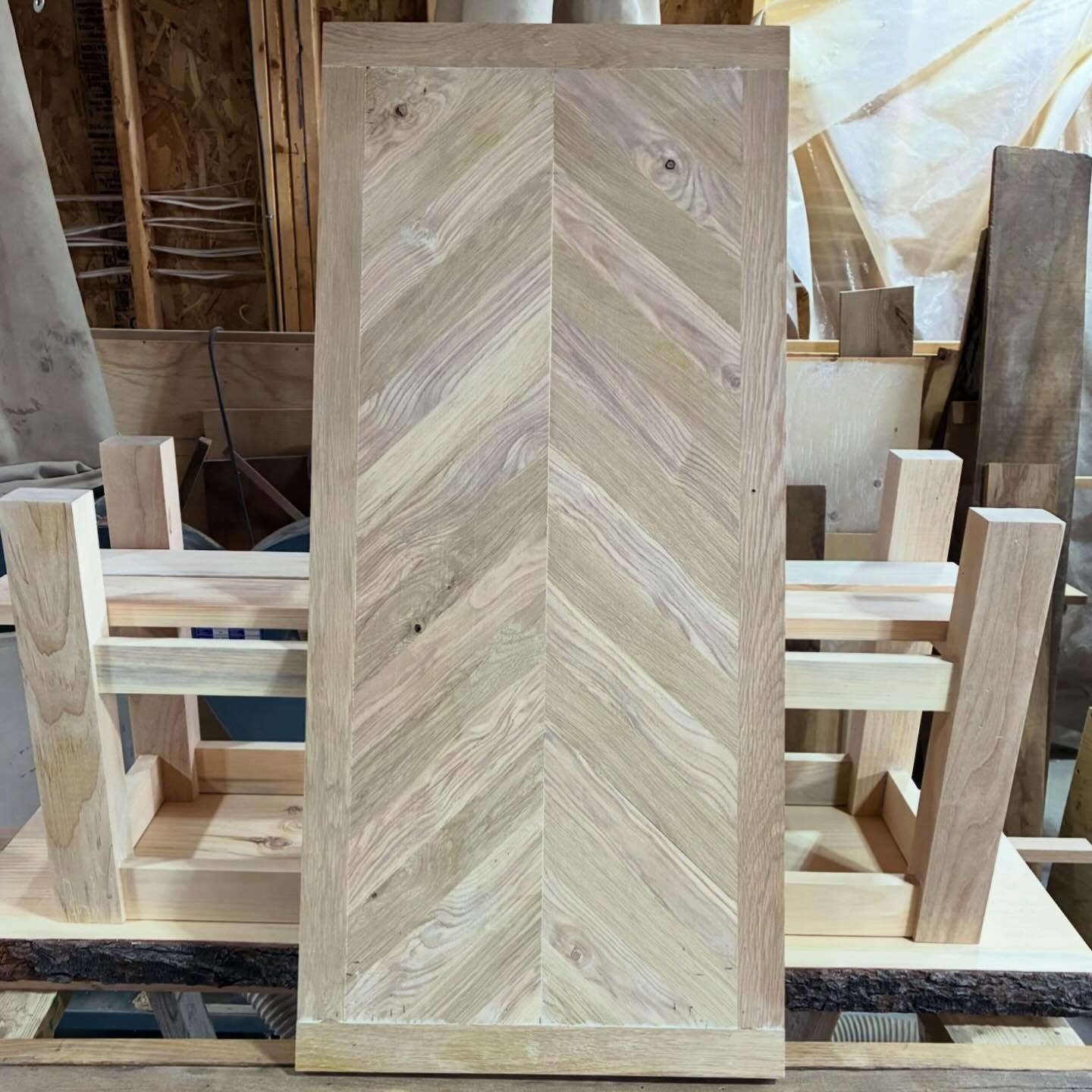 Piece by piece and loving every second of it 🔥🔥
White Oak & Ash coming together in this Chevron Tabletop design.
This one’s going to be a showstopper - finished project coming soon. 👀
#customfurnituredesign #coffeetable #handmade #homedecor