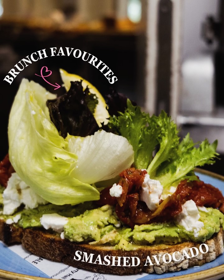 Smashed avocado.
Fresh sourdough.
Slow roasted tomatoes.
Feta to finish ✨
A Pink favourite for a reason 🥑
#brunch #avocado #northlondon #enfield #highgate