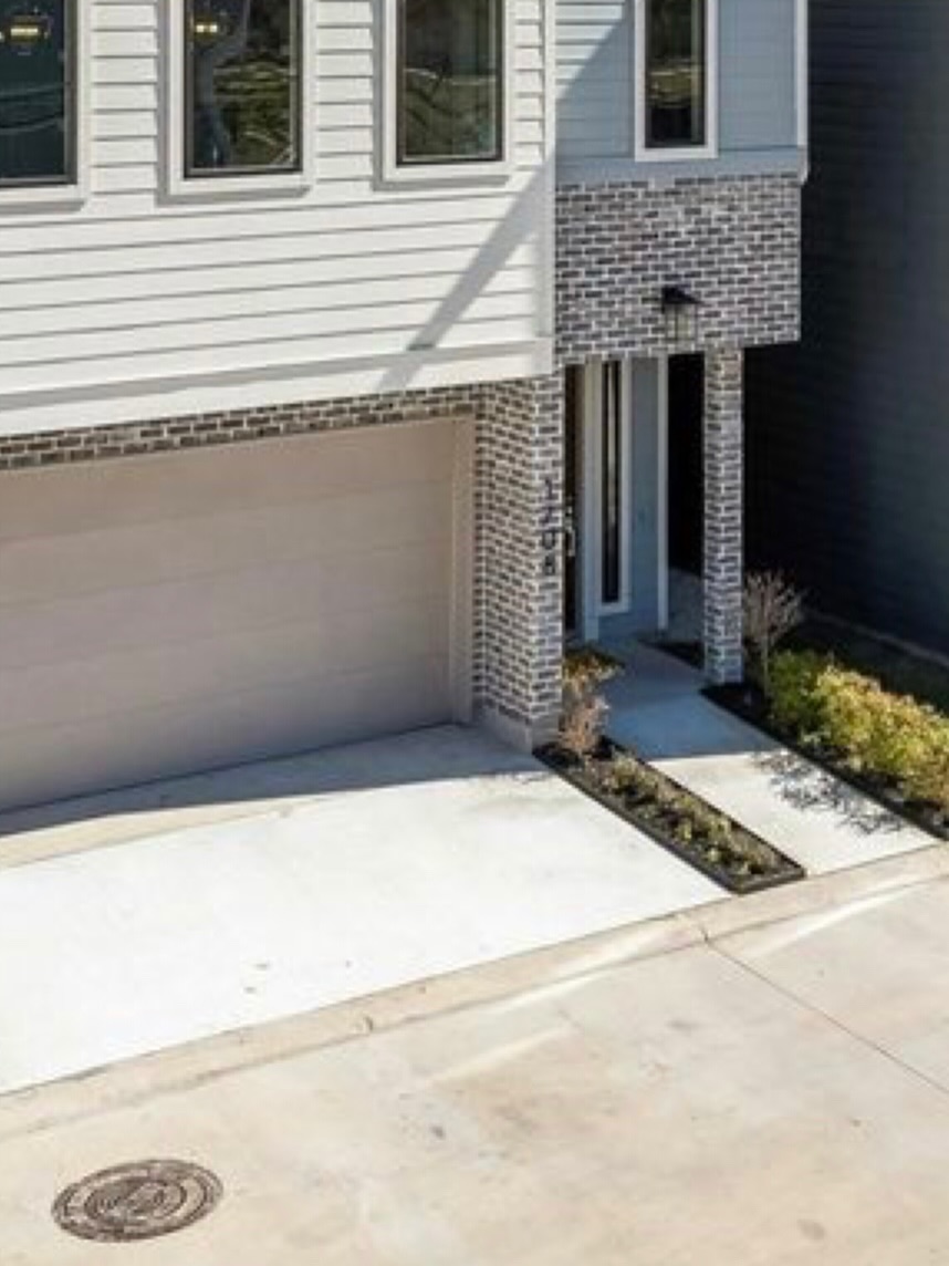 Spring Valley Creek in Spring Branch
This new Riverway Homes community blends thoughtful design with elevated, timeless finishes. Every detail is intentional, from the layouts to the overall feel of each home.
Several homes are currently in progress, offering a unique opportunity to step in early and experience the craftsmanship as it comes together.
📍1708 Sedola Ln
*𝘜𝘴𝘦 1707 𝘖𝘫𝘦𝘮𝘢𝘯 𝘙𝘥 𝘧𝘰𝘳 𝘎𝘗𝘚
Contact us today to schedule a tour of this home or other available homes. Weekly open houses!
📱 mcallihan@riverwayproperties.com | (713) 884-0341
#SpringValleyCreek #RiverwayHomes #SpringBranchHouston #HoustonHomeBuilder #SpringBranchISD NewConstructionHouston
SpringBranchHouston HoustonLuxuryHomes NewConstructionHouston RiverwayHomes HoustonRealEstate OpenHouseHouston SpringValleyCreek HoustonBuilder LuxuryHomesHouston HTXRealEstate