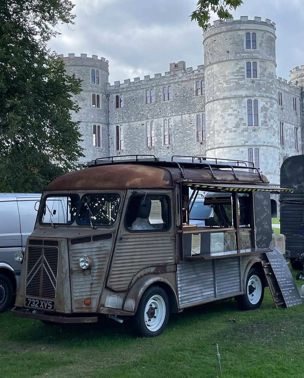 6 Weeks ….
We are counting down now until the Spring Brocante over May Day Weekend at the beautiful @larmertree
Scroll across for a glimpse of some of the wonderful Exhibitors who will be joining us at our next fair ~ tap the images to take you to their accounts & to see what they will be bringing to the fair 🌿
Two Days of Brocante shopping amongst 40 stands, where you will find unique and hand crafted products, one off vintage finds and many items saved especially to sell at this event 🌿
Tickets are available now through our website & full details about the fair can be found here too 🌿
We look forward to welcoming you to the Spring Brocante 🌿
Sunday & B/H Monday 3 - 4th May
10 - 3pm each day
The Spring Brocante
Larmer Tree
Nr Salisbury
Tickets £7 in advance | £8 on the gate
Children Free | No concessions
Artisan Makers | Textiles | French Brocante | Stationery | Art | Lifestyle & Wellbeing | Decorative Antiques | Vintage Treasures | Artisan Food | Music