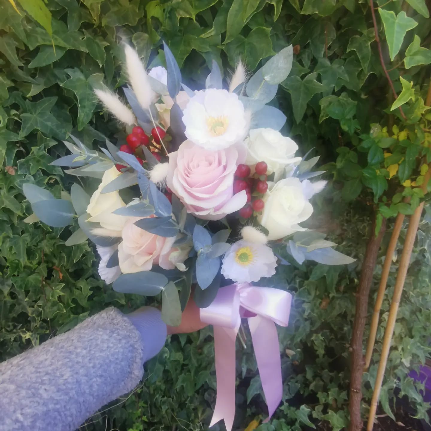 I like big bows and i cannot lie!
Amelia opted for a tied finished as opposed to a standard pearl pin, i really think it completes the look! We were both so pleased with the outcome 😊
Thats why i love my job!
#icelandicpoppies #freshorfaux #happybride #epsomwedding #surreybrides #2024wedding #weddingseason2024 #bridalpartyflowers #2024brides #flowerlovers