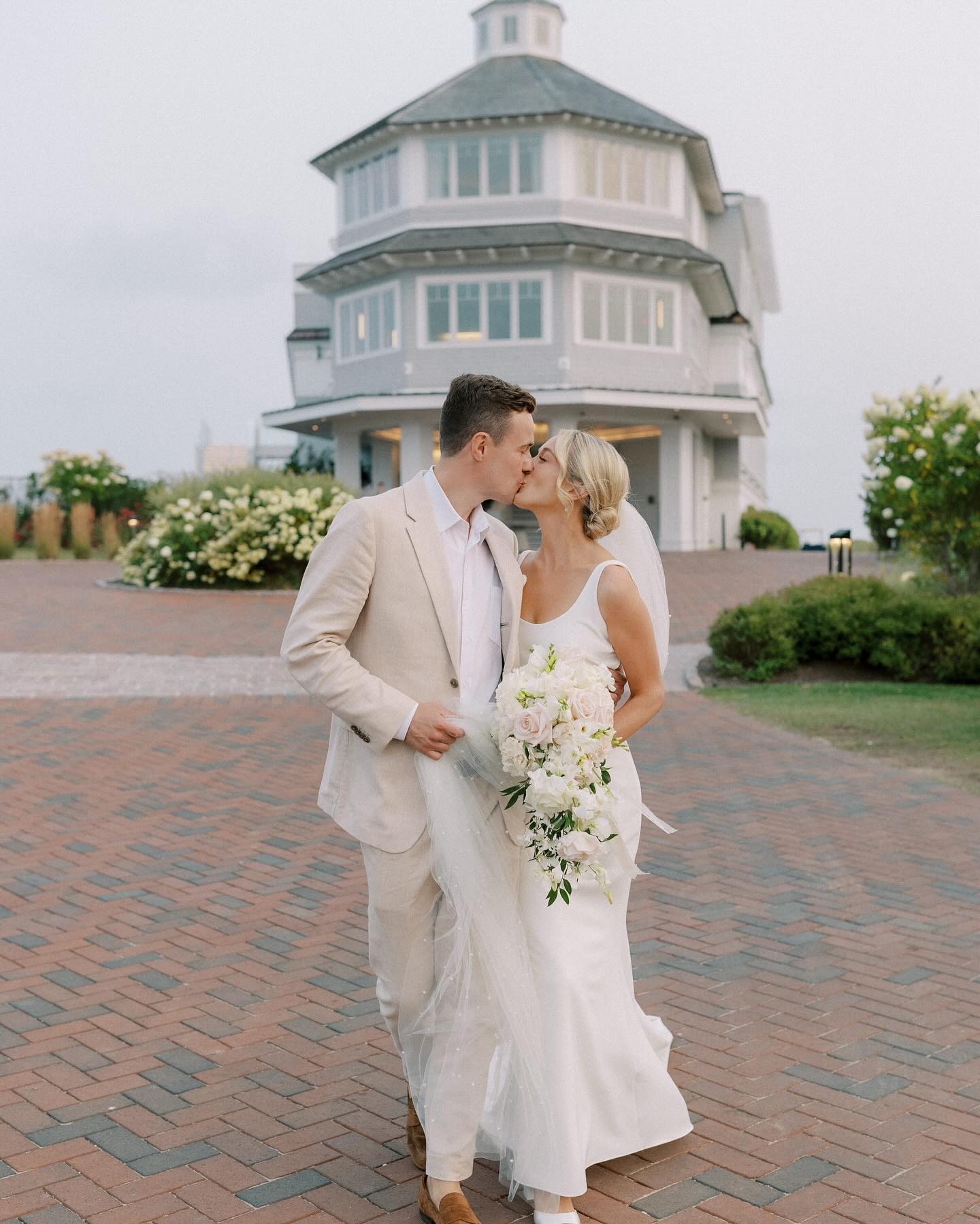 full circle moment.. 🫶🏼
i met abby in rhode island almost 10 years ago.. we stayed in touch and she reached out for wedding planning assistance. i was absolutely honored to plan this day for her and kyle! both of their families are the sweetest souls- what a true honor to assist with this incredible celebration 🤍 congrats to the ridick’s !!!
@wychmereevents
@byhalie
@adamquinlanfilms
@night_shift_entertainment
@fancyflowerscapecod
@makeup.by.celena
@thecapesmanebridalhair
@kayleigh.frances.art