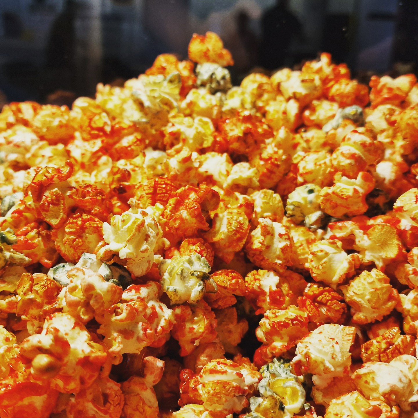 Bunte Leute, bunte Popcorn.
Einmal im Monat veranstaltet Queer Pfaffenhofen e.V. die Queerfilmnacht im Echtland CoWorking. Infos über aktuelle Filme und Veranstaltungen auf www.echtland.de oder in der bio.