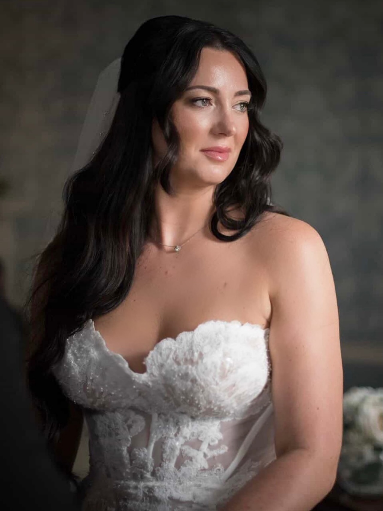 B R I D A L // such a beautiful portrait of stunning bride @georgiaxallen__ by @claudinehartzelphotography / @hairbysev_ and I loved every minute of getting Georgia ready for her special day xxxx
#bridalmakeup #bridalmakeupartist #bridalmakeupandhair #bridalinspiration #bridalinspo