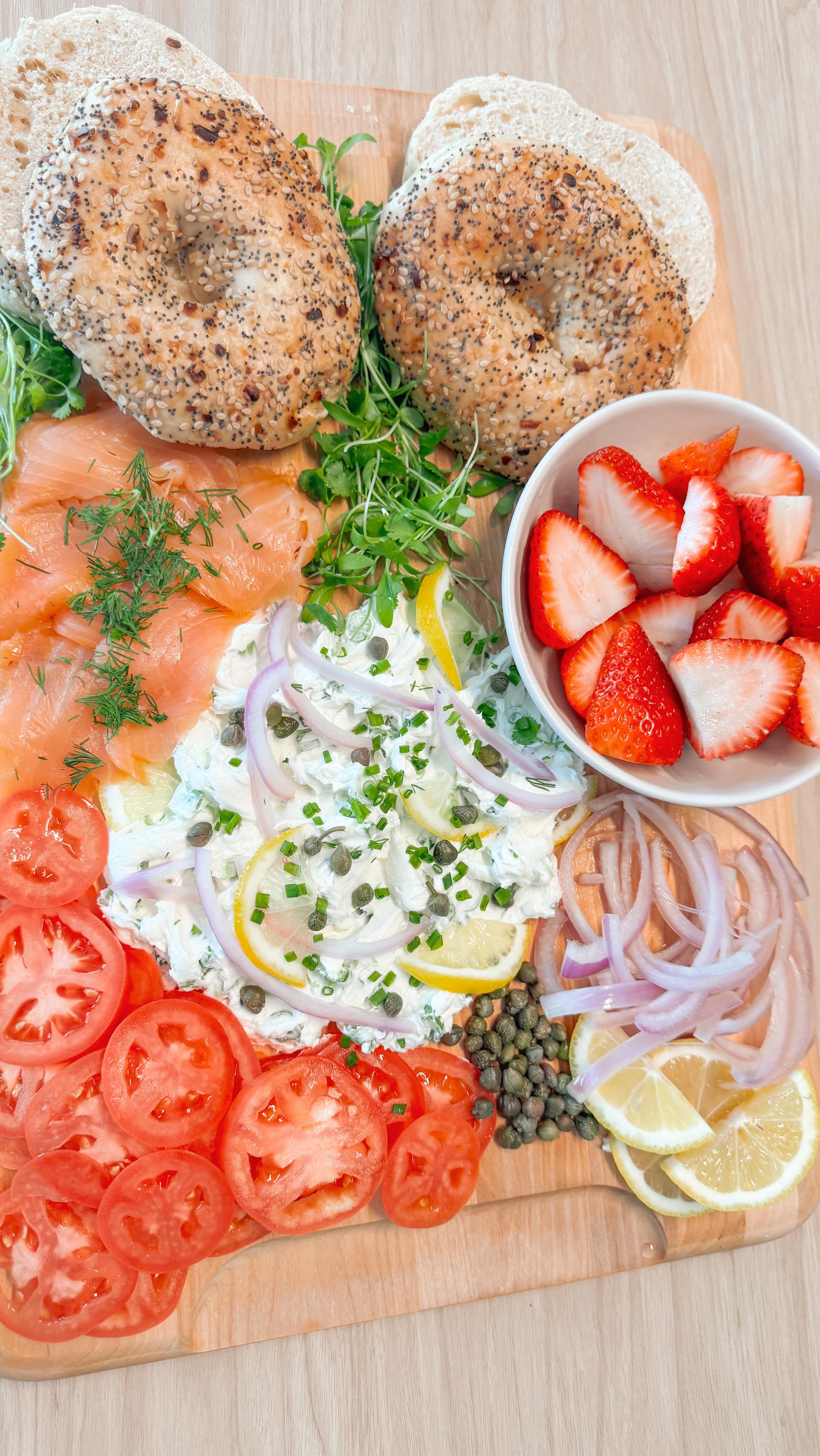 ☀️ This video is your sign to make this Sunday count.
Same intention you bring to organizing your home — bring it to your table today. Cook something delicious, set it up with love, and share it with your favorite people.
And yes — that’s our @caraway_home board pulling double duty. We use it to prep and to serve, because the best tools in your kitchen should be as functional as they are beautiful. We flipped it right onto the table and it was instantly the star of the spread. 🥯🍓
Because a truly organized life is made of beautiful spaces and quality time with those who matter most.
Happy Sunday to you and yours. 🤍
Use our code OZE10 for a discount!
#friendsofcaraway