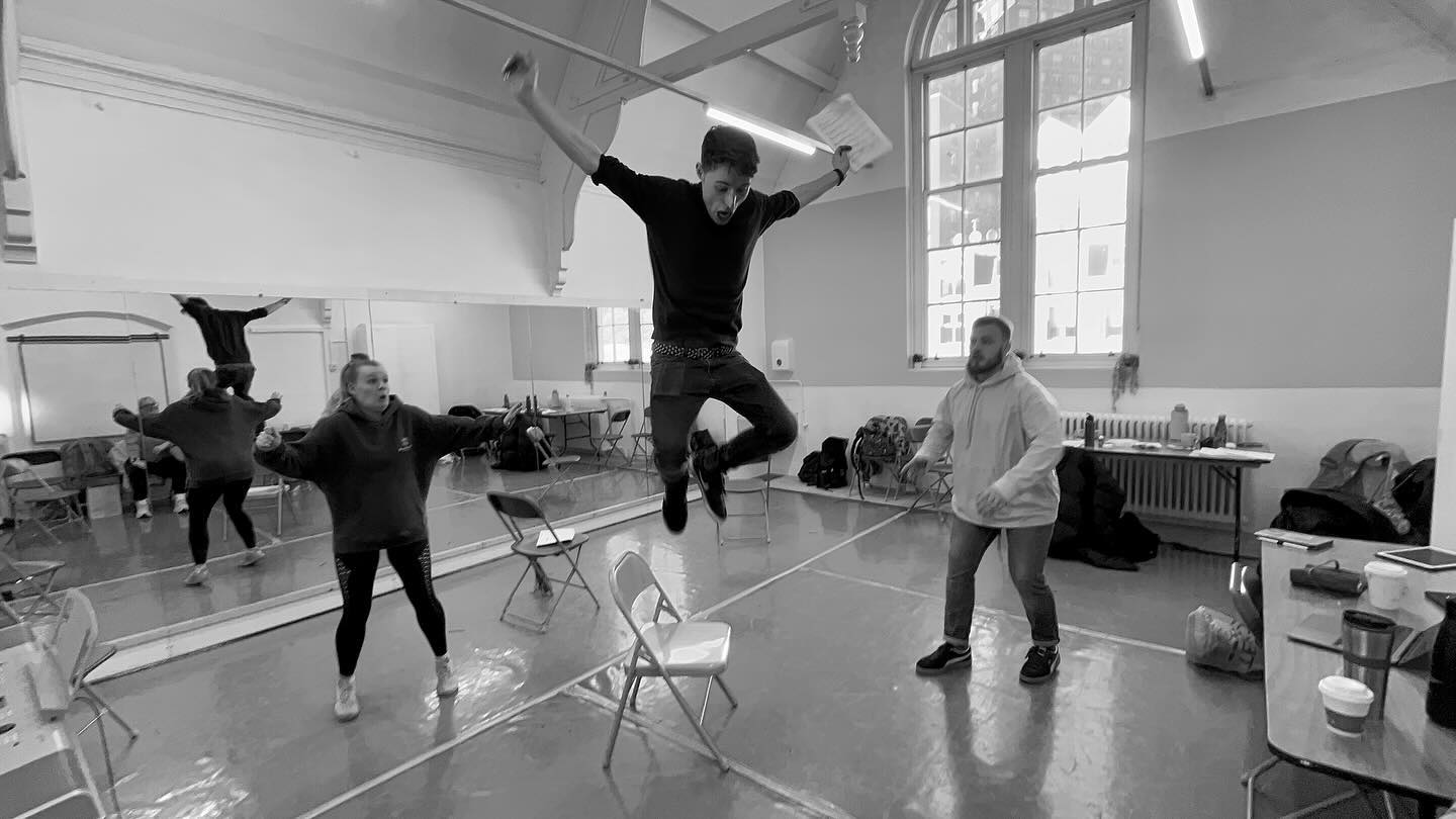 Claus Rehearsals November 2023
Director: me
Choreographer: @edgeparker
Musical Director: @joehoodstagram
Set and Costume Designer: @aled_wyn_williams
Lighting Designer: @nickjmills670
Producer: @nickjmills670 @simplytheatreacademy @simplytheatrezurichandzug