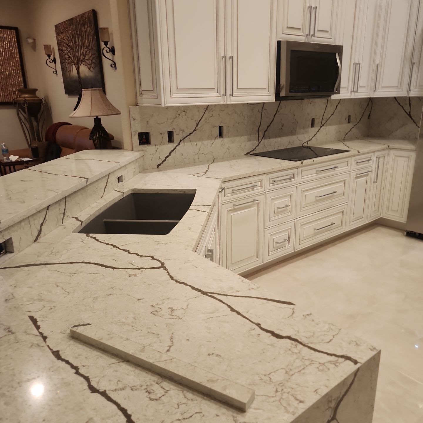 Make your kitchen shine with Marble Us Counter Inc’s top-notch marble countertops. Bring style and strength to your cooking adventures. Find out more at www.marbleus.net #MarbleCountertops #KitchenDesign