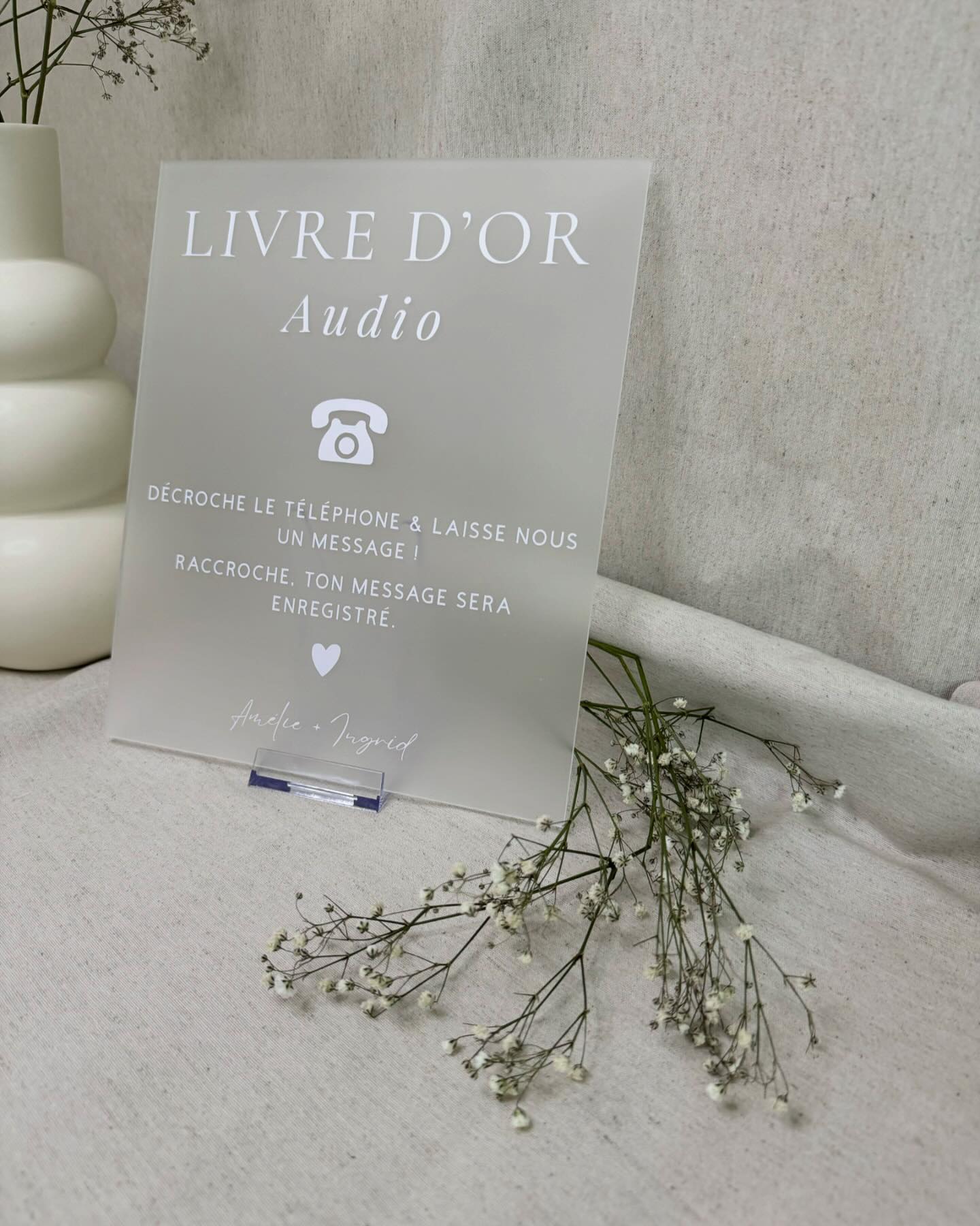 Création de la plaque d’instruction pour le livre d’or audio du mariage d’A&I.
Cette effet givré ? Love it. ✨
#weeding2024 #wedding2025 #mariage #stationnery #livredoraudio