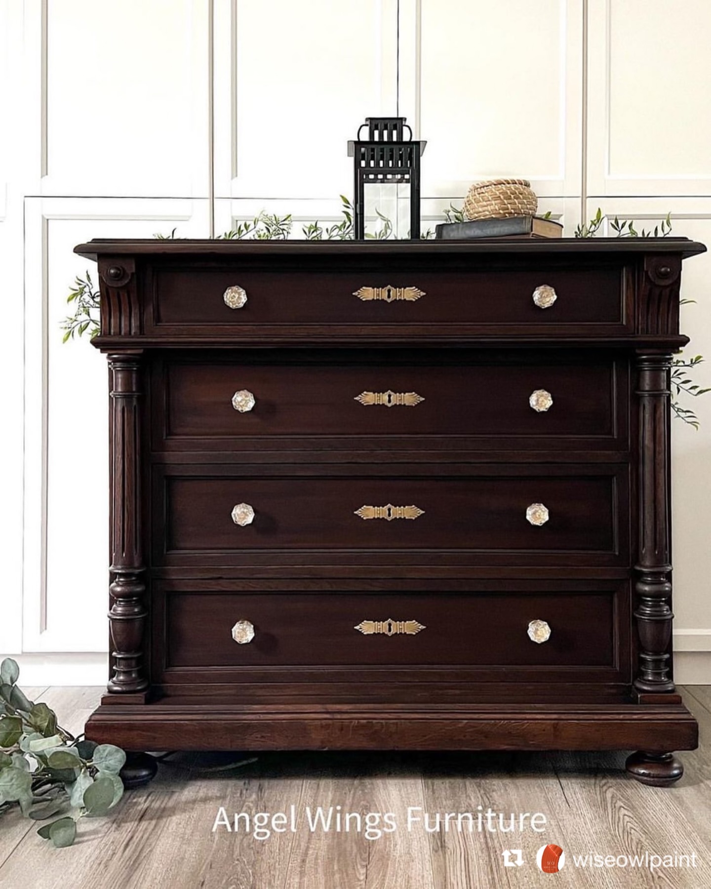 🦉Australia’s home of Wise Owl Paint
When you darken timber, it should still read as timber.
There’s a move back toward deeper, richer timber tones — but this is where most go too far.
A black wash using One Hour Enamel in Jet Black has deepened this without burying it. The grain, the structure, and the weight are still doing the work.
If the grain starts to disappear, you’ve gone too far.
@angelwingsfurniture has kept it in that range.
Finished with One Hour Enamel Clear in Matte — holding that depth without adding shine or shifting the look.
Available from The Furniture Paint Shop ~ Australia’s home of Wise Owl Paint 🦉
#FurniturePaintShopAustralia #WiseOwlPaintAustralia #WiseOwlPaint