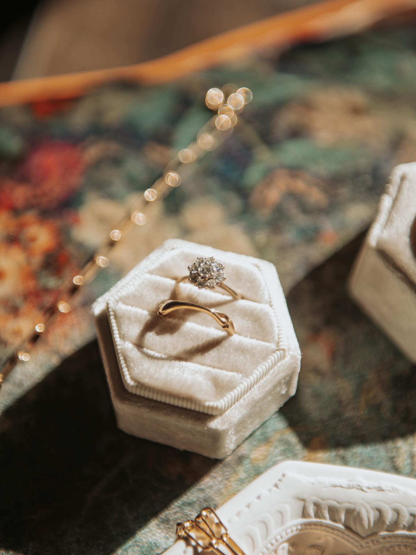 Some of the beautiful details from R&Ks sunny March wedding @thebellweddings ❤️💍
Florist @gobotanica
Cake @blackwellbakes
Rings @parabellumldn
#londonweddingphotographer
#kentweddingphotographer #engagementphotoshoot
#bexleyweddingphotographer #sidcupweddingphotographer
#londonweddingphotographer #kentweddingphotographer #weddingphotos