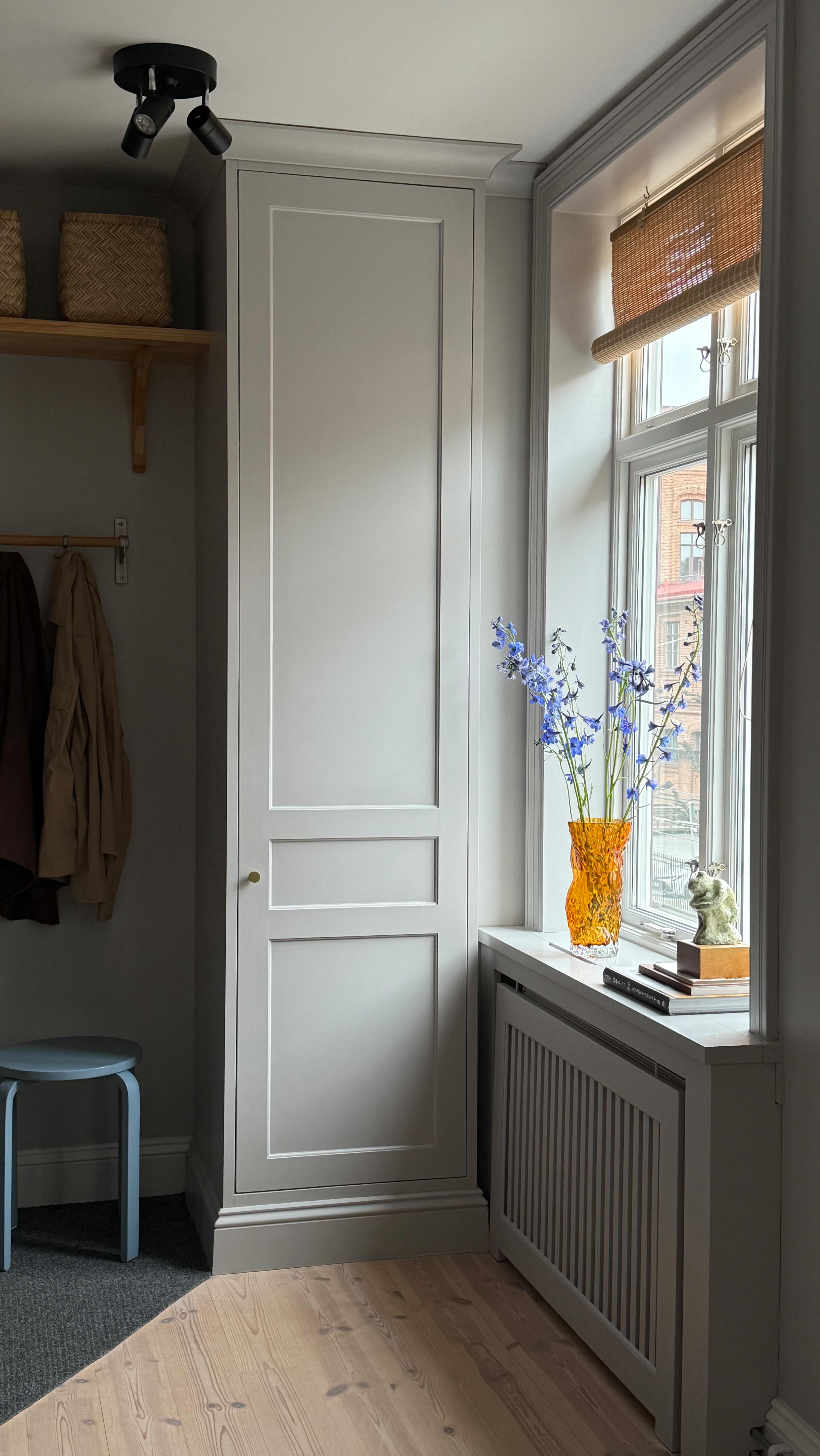 Det finns lägenheter och så finns det lägenheter, den här har det lilla extra, ett så kul uppdrag att få inreda inför försäljningen! 🥰
Spana in Karl Johansgatan 13B som snart är till salu via @nyakvadrat.majorna.