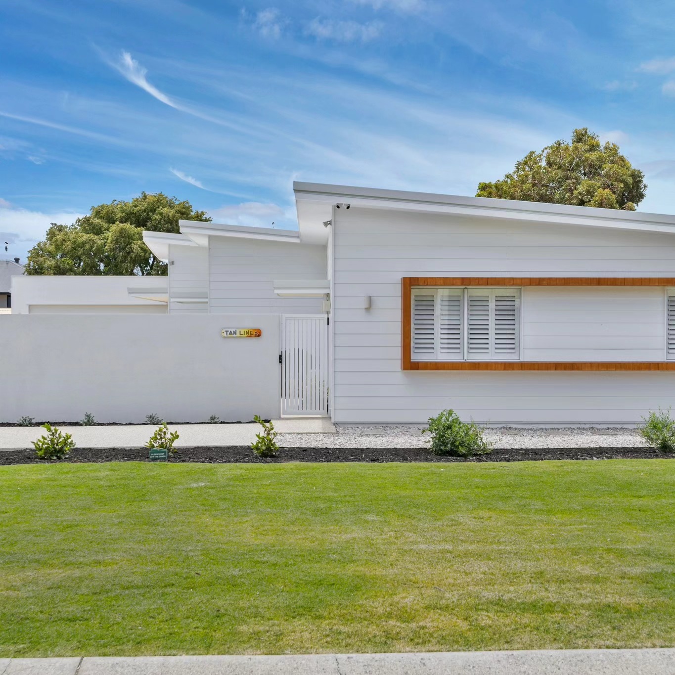 Well this is what happens when you commit to Completing your Dream, we are so stoked to see finished pictures for this Beautiful Beachy Home
An absolute pleasure to work with the Owners and Builder @makinhomesptyltd