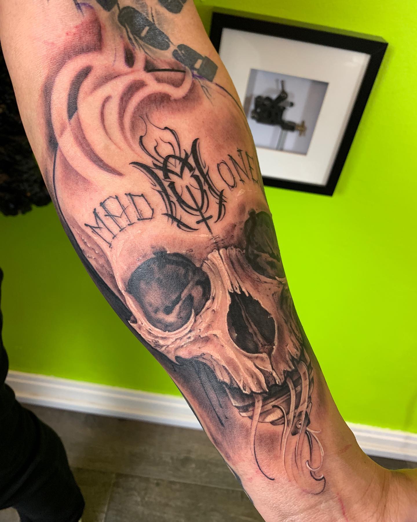 MAD fuckin‘ ONE!! It’s an honor to get the appreciation of another artist... thanx for your trust!
@mad_one_graffitiartwork