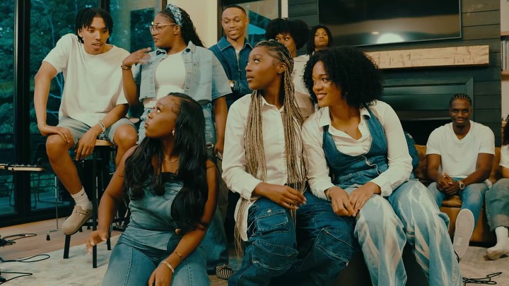 Grateful beyond words🙏🏿🫶🏿 for the clients who trust me and let me do what I love. Life isn’t perfect—sometimes it’s far from it—but in the smallest moments, I find joy in creating. So here’s to @theroarexperience, to every client, and to life itself—allowing me to shape something out of the gifts I’ve been given. Every day, I’m just trying to make the most of it all.✌🏿THANK YOU
Photo & Video by @eppsshotme
#atlantaphotographer #creator