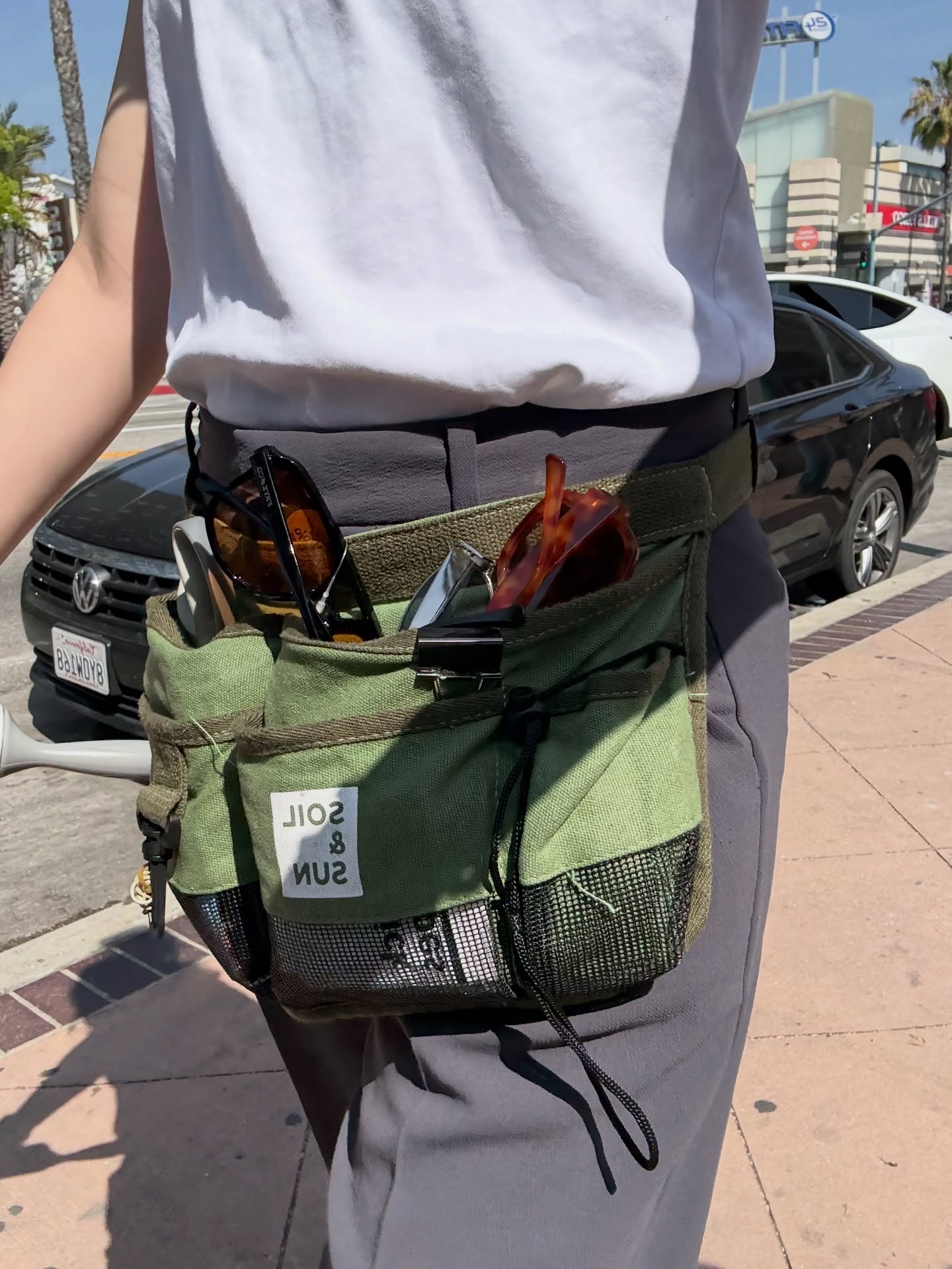 rolling up to set like 🕶️✂️🪄 #fashionstylist #losangeles #creativeentrepreneurs #wardrobedepartment #stylistlife