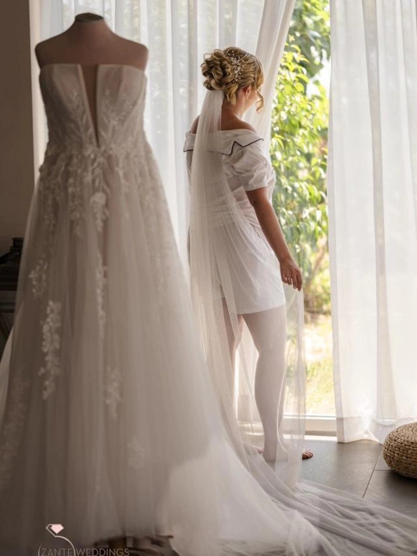 Our gorgeous bride Chloe sent us some stunning pictures of her big day and we just had to share 🫶
Congratulations, Mr & Mrs Lindley ✨️🥳🤍
Planner: @zante_weddingsbytsilivitravel
Venue: @vezalis_beach
Dress: @vowsbridaluk @missstellayork
Photographer: @nikos_pomonis_photography
Videographer: @harispom
Hair: @linzi.lamb
MUA: @christina_simitsoglou_mua