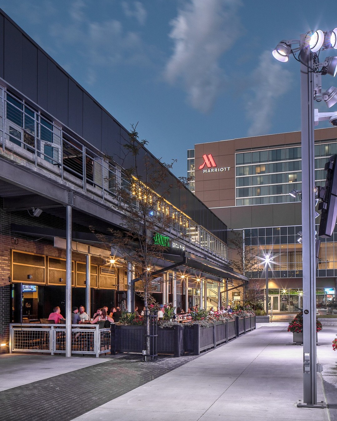 There's nothing we love more than the return of patio weather 🤩 Just in time for the first day of spring!