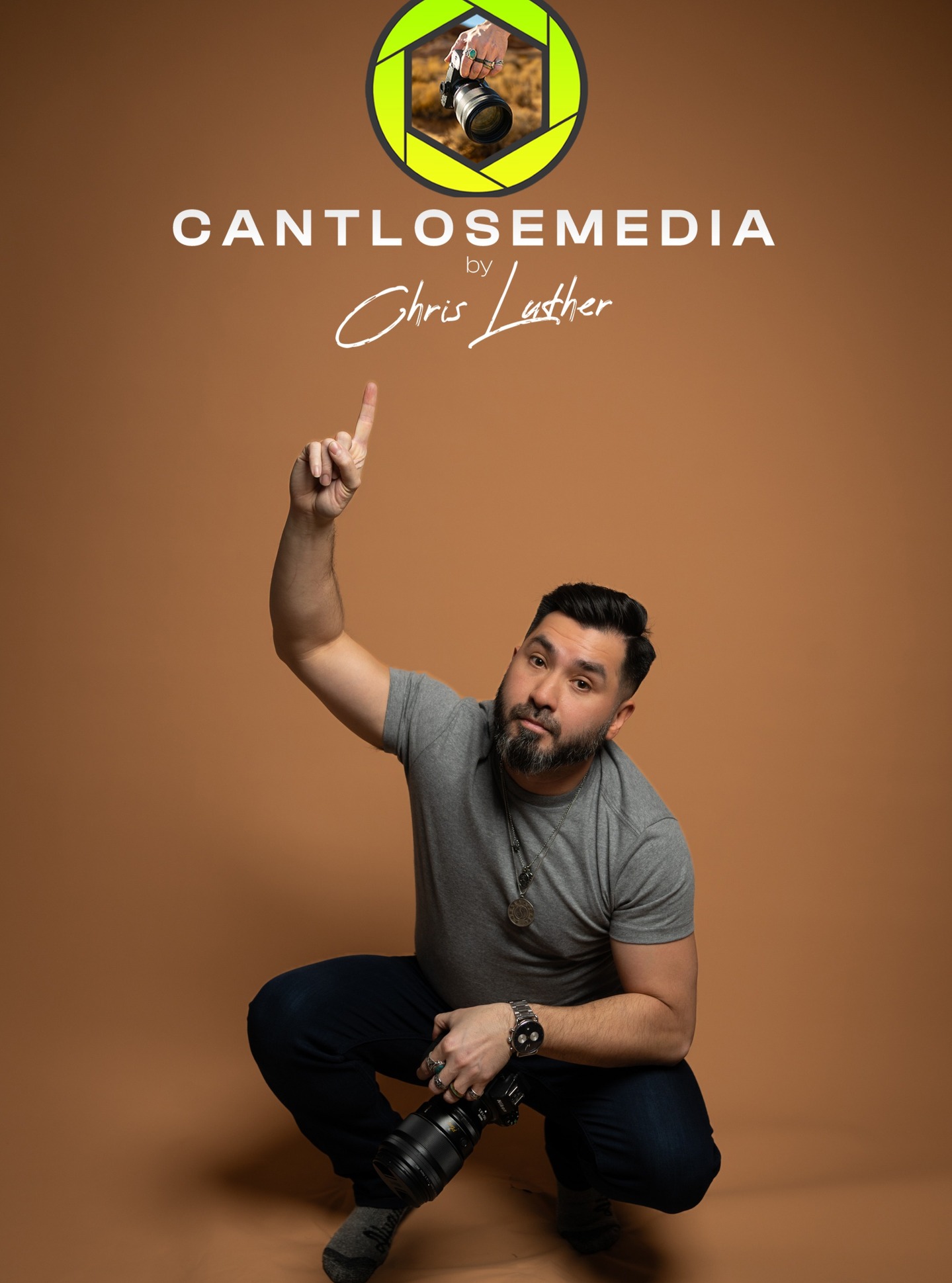 Got a fresh new haircut from @haircutsandhotdogs and a new backdrop color, so there was no timeline in which I did not take some self-portrait promo shots.
#photographer #connecticut #westchester #norwalk #portraitphotography