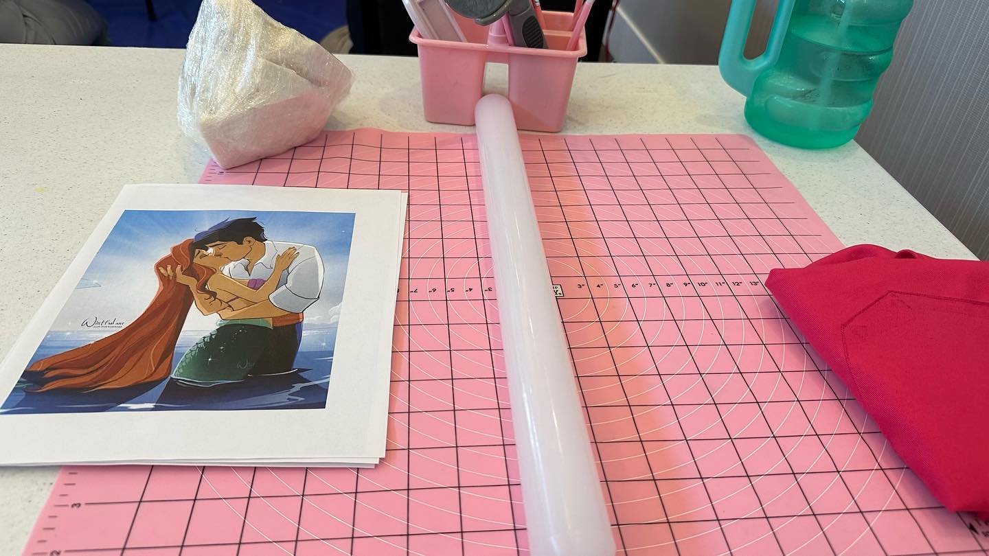 Thank you thank you for this opportunity! I have waited a while to take a class for this awesome cake designer, @lumascake this class brought a new load of techniques to place in my memory bank with a lot of other techniques I have learned in the past. The perfect host @midolcemanna than you for hosting this class and make it possible for us all to learn from a wonderful artist! #ashtonmariecakesllc #ashtonmariecakes #dallascakes #dallas #midlothiantexas #dfw #dfwcakes #ariel #princeerick #cakeartist #pastrychef #deco #littlemermaid #amazing #paint #handmade