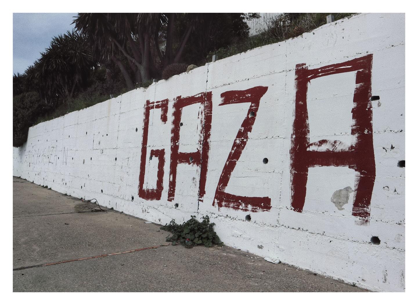 I can probably do an entire series on this wall. There is graffiti. I take pictures. They paint it white. There is more graffiti. And the cycle continues. This was today’s graffiti. Simpler than past displays but now simple at all. #livethelifeyoulove