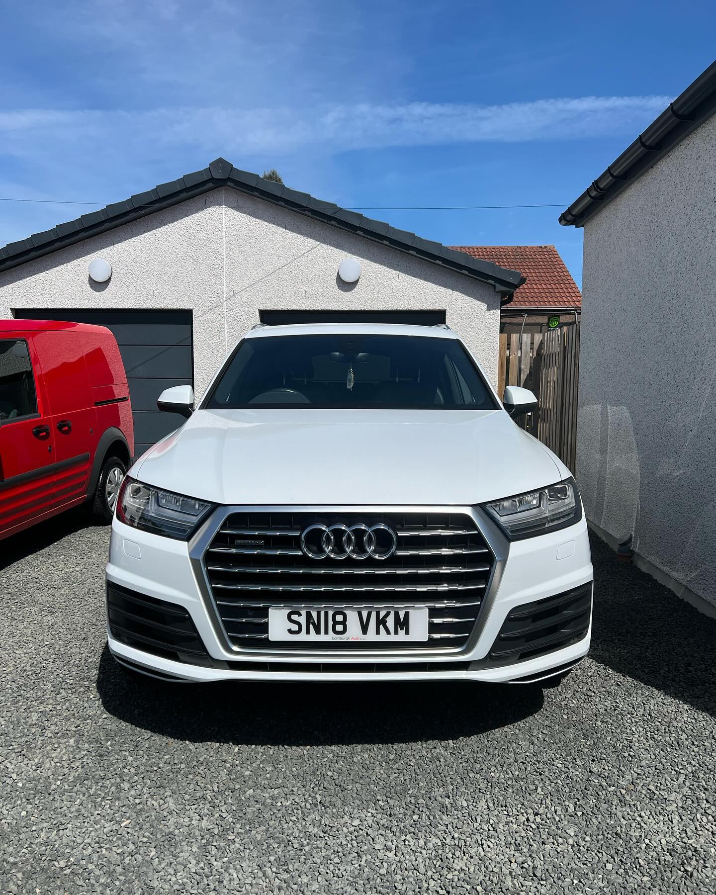 Audi Q7 📸🚗
ecossecustoms.com
We are a fully mobile valeting & detailing company based in Linlithgow, West Lothian 📍
Contact our page directly for booking inquiries 📥