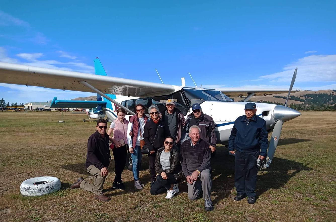 Some awesome photos of our club day last weekend up to Omaka! The 2 airvans were flown up full of club members to see the restored WW2 Mosquito start up.
A great day out, thanks to club member and photographer @classified_pilot_ for the shots and @tracyhamie.
We are always keen to hear from new people who want to join the club and come on trips like this!
#aeroclub #clubday #omaka #mosquito #kaikoura #airvan #flyingnz