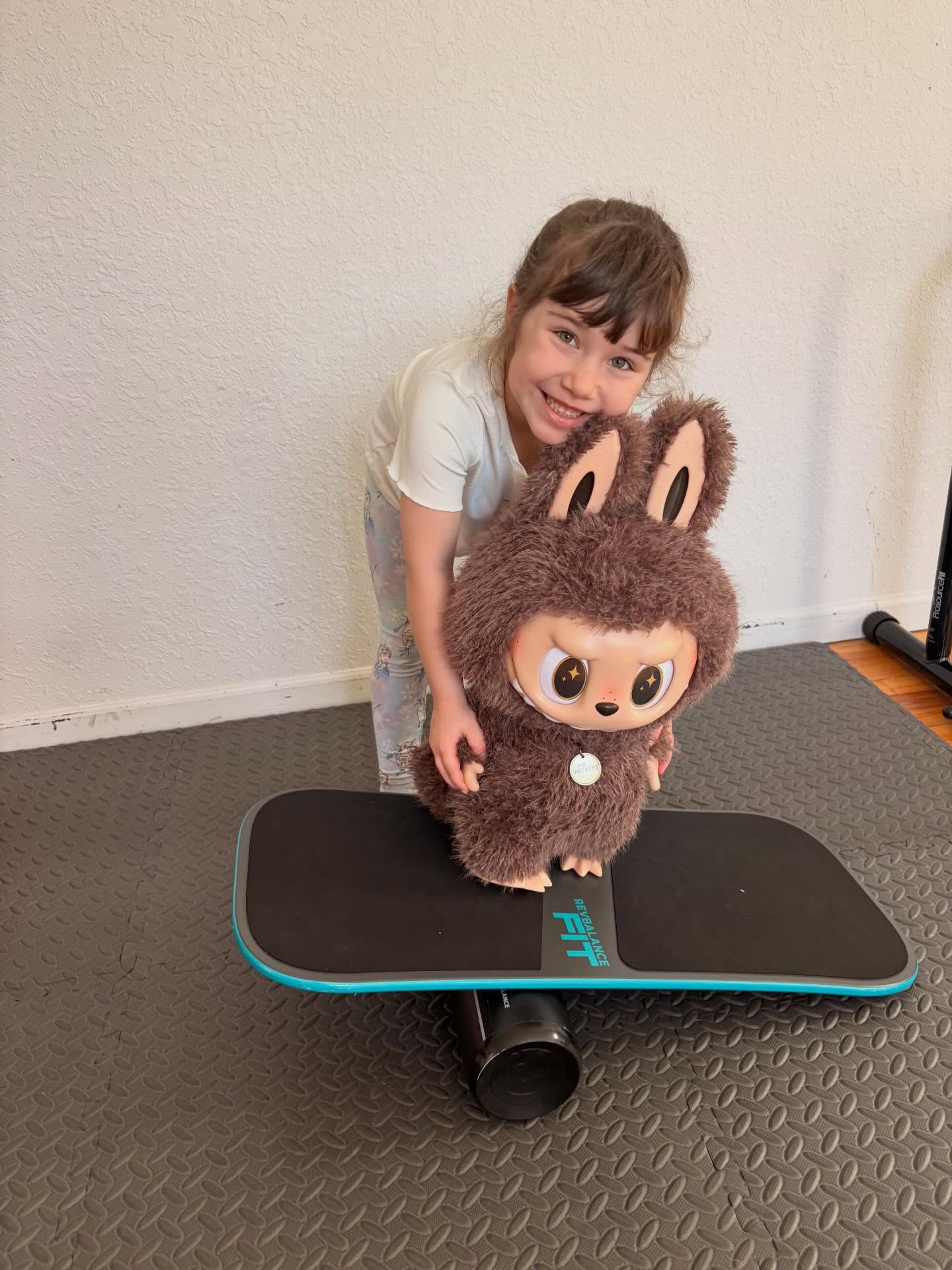 Because they do everything together 😄 #popmart #zimomo #revbalance