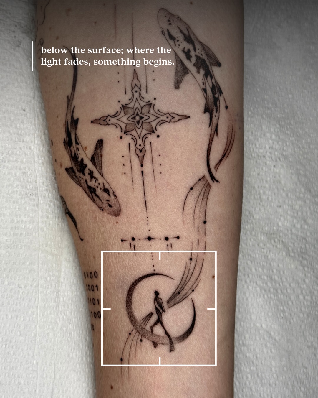 Tiny details from my last sleeve project with Courtney. An overarching theme of exploring the depths - three tiny figures woven into the design - below, at the surface and above. How do you interpret them? I’d love to hear your thoughts 🙌🏼
•
#tattoo #sleeveTattoo #finelineTattoo #abstractTattoo #coloradoTattoo